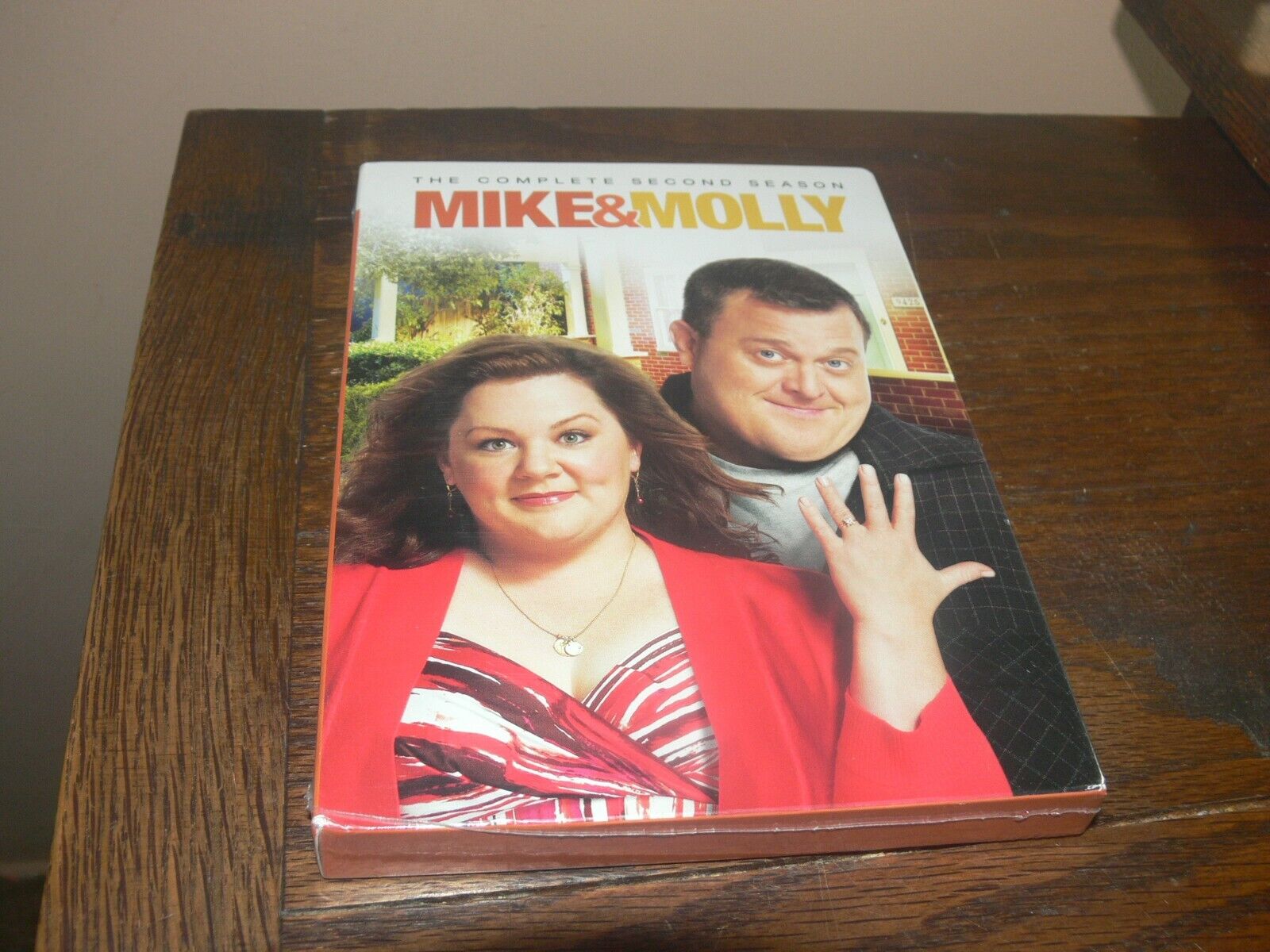 Mike & Molly Wallpapers