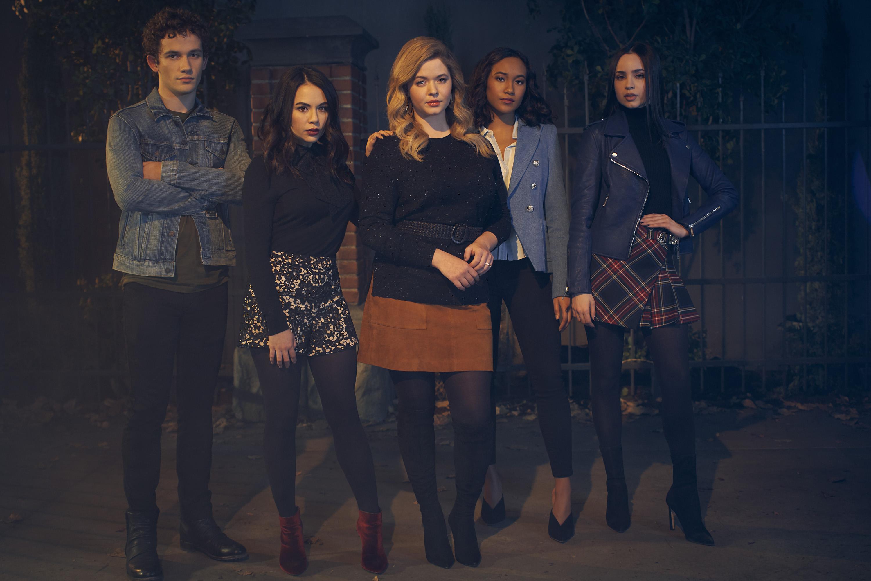 Pretty Little Liars: The Perfectionists Wallpapers