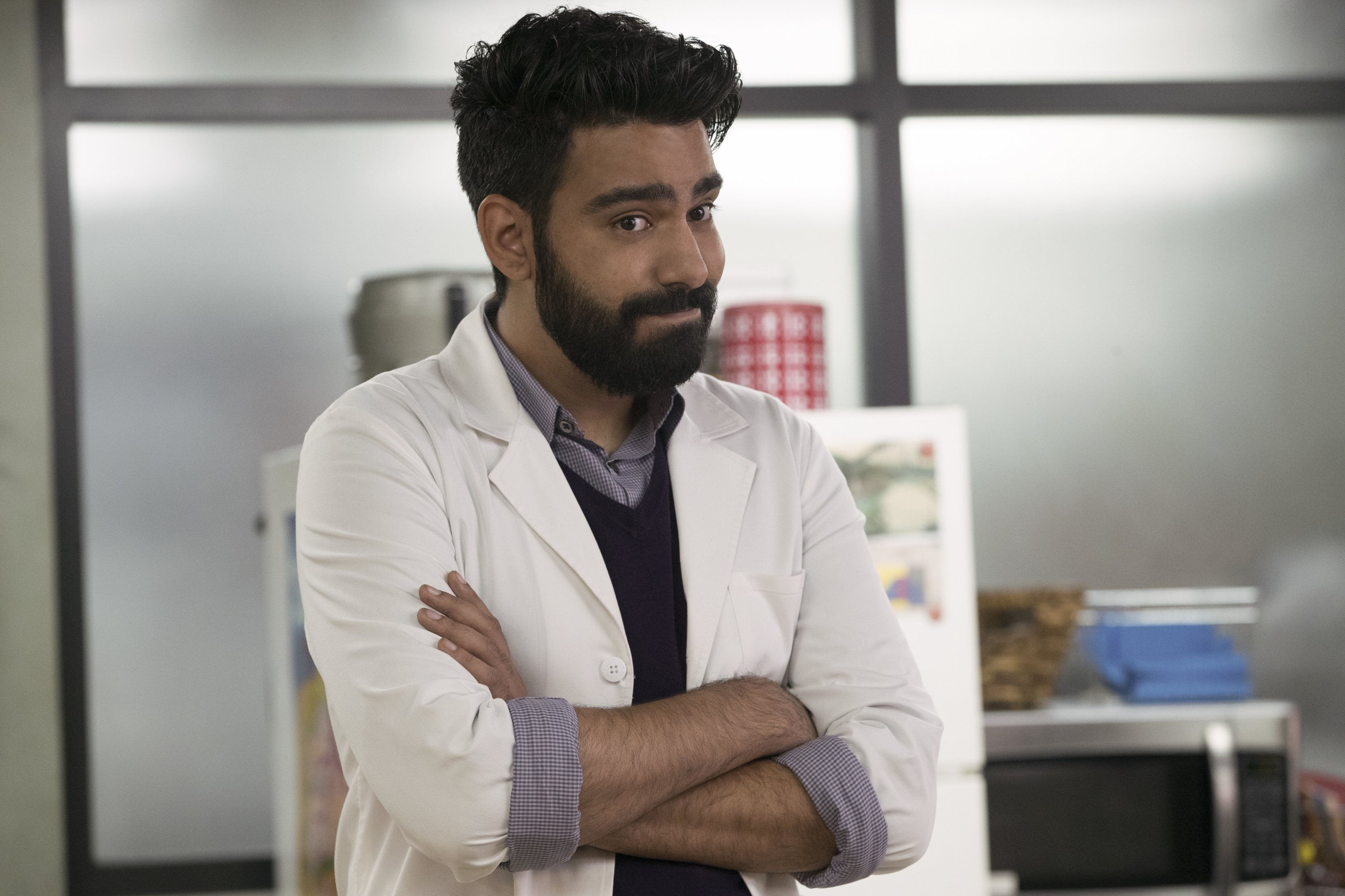 Rahul Kohli In Midnight Mass Wallpapers