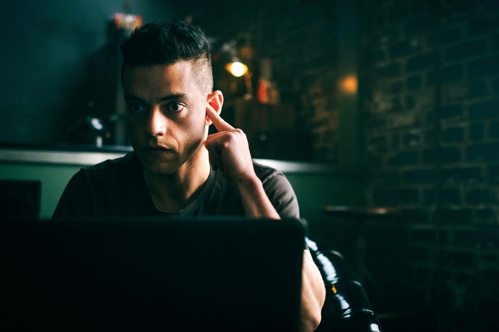 Rami Malek Mr Robot Season 3 Wallpapers