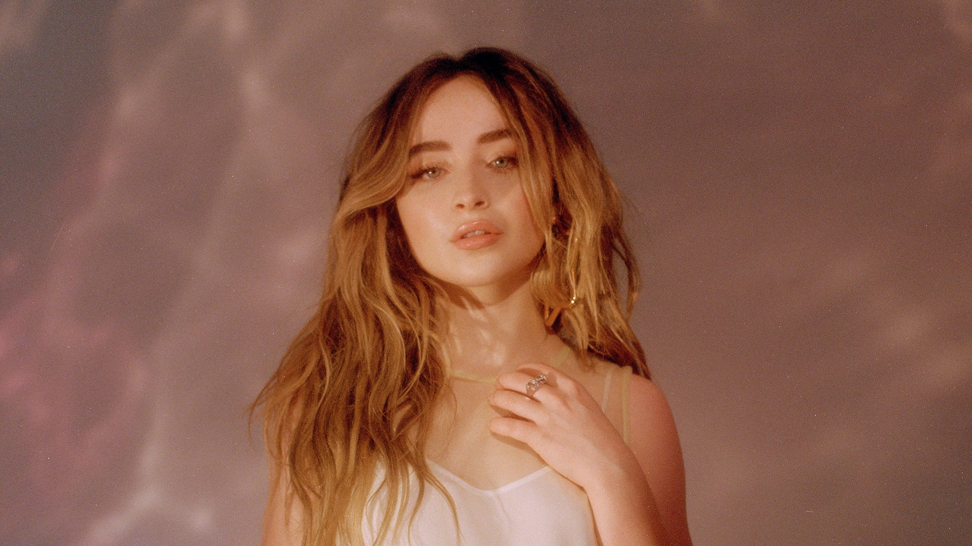 Sabrina Carpenter Work It Wallpapers