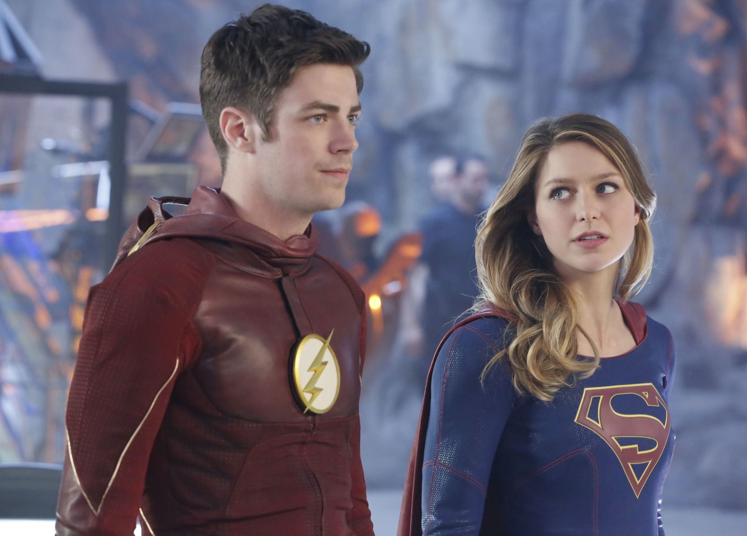 Supergirl And Flash Run Wallpapers