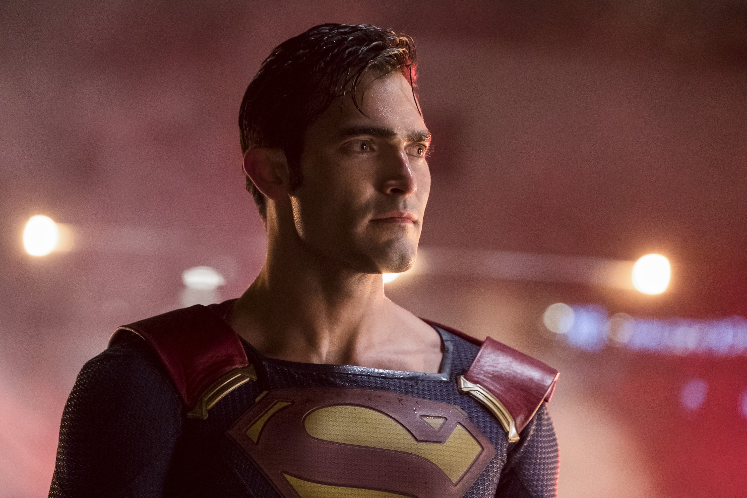 Tyler Hoechlin As Clark Kent Superman Wallpapers