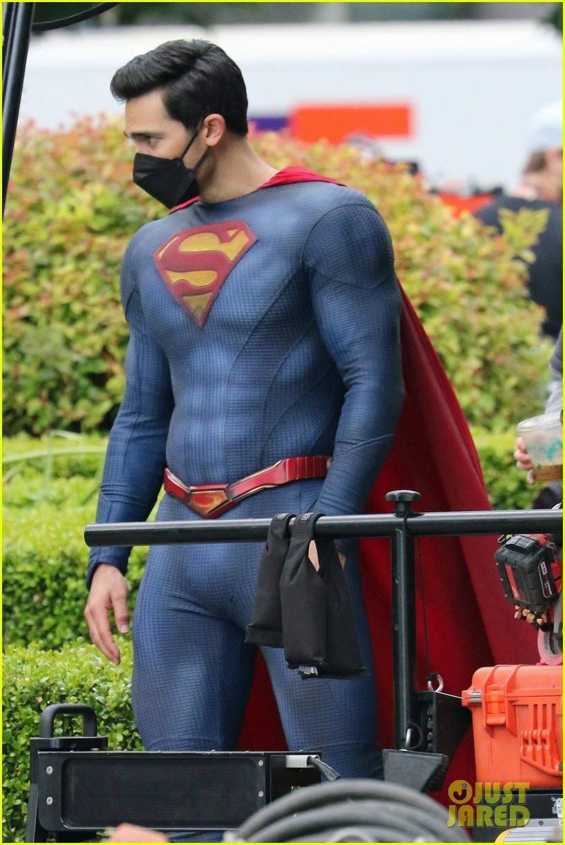 Tyler Hoechlin Superman And Lois Wallpapers