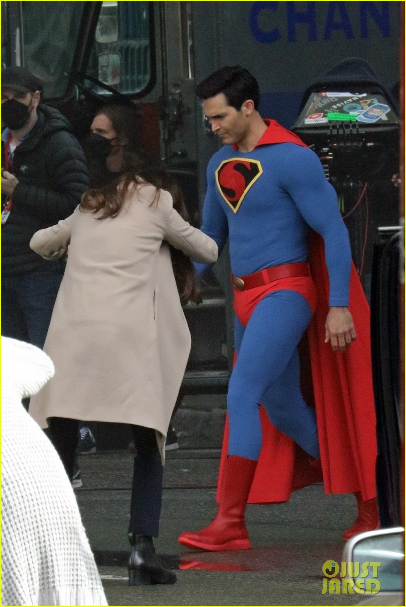 Tyler Hoechlin Superman And Lois Wallpapers