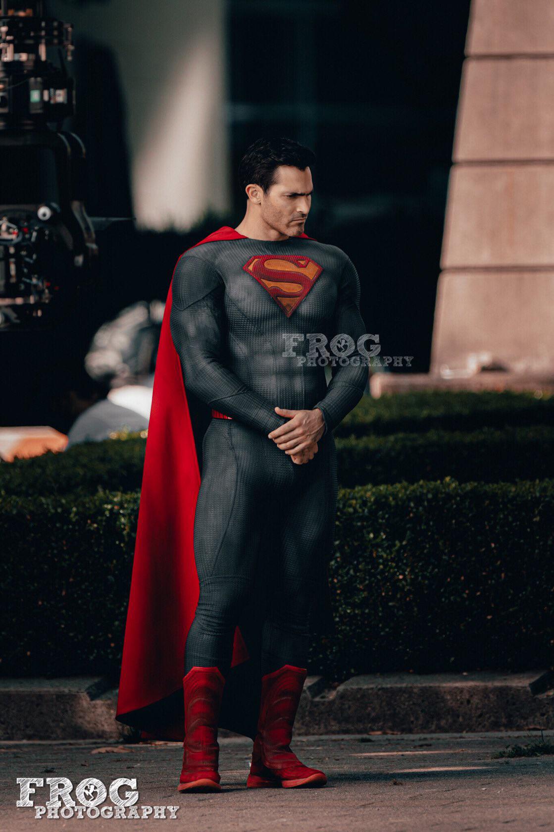 Tyler Hoechlin Superman And Lois Wallpapers