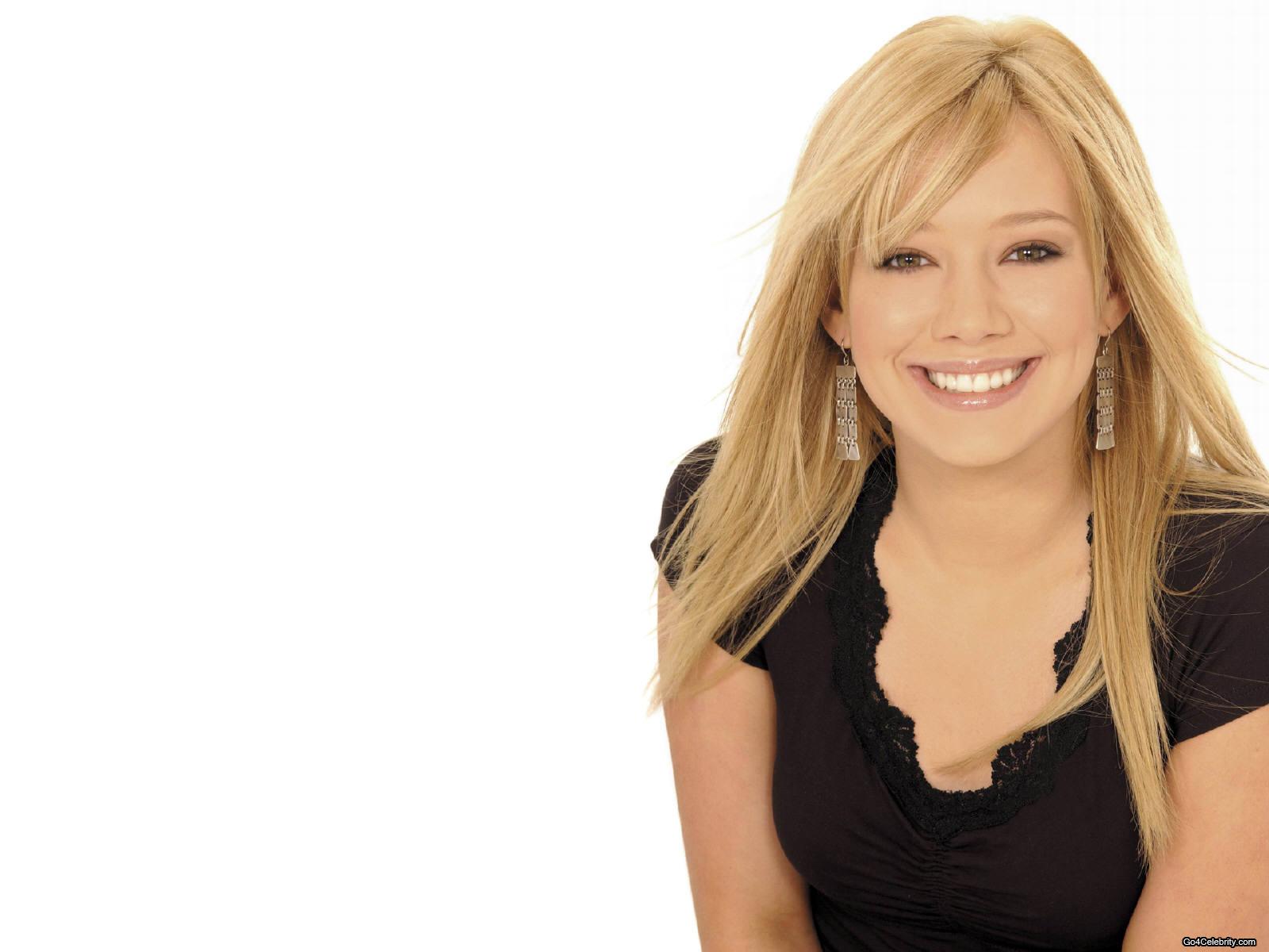 Younger Season 5 Hilary Duff Portrait Wallpapers