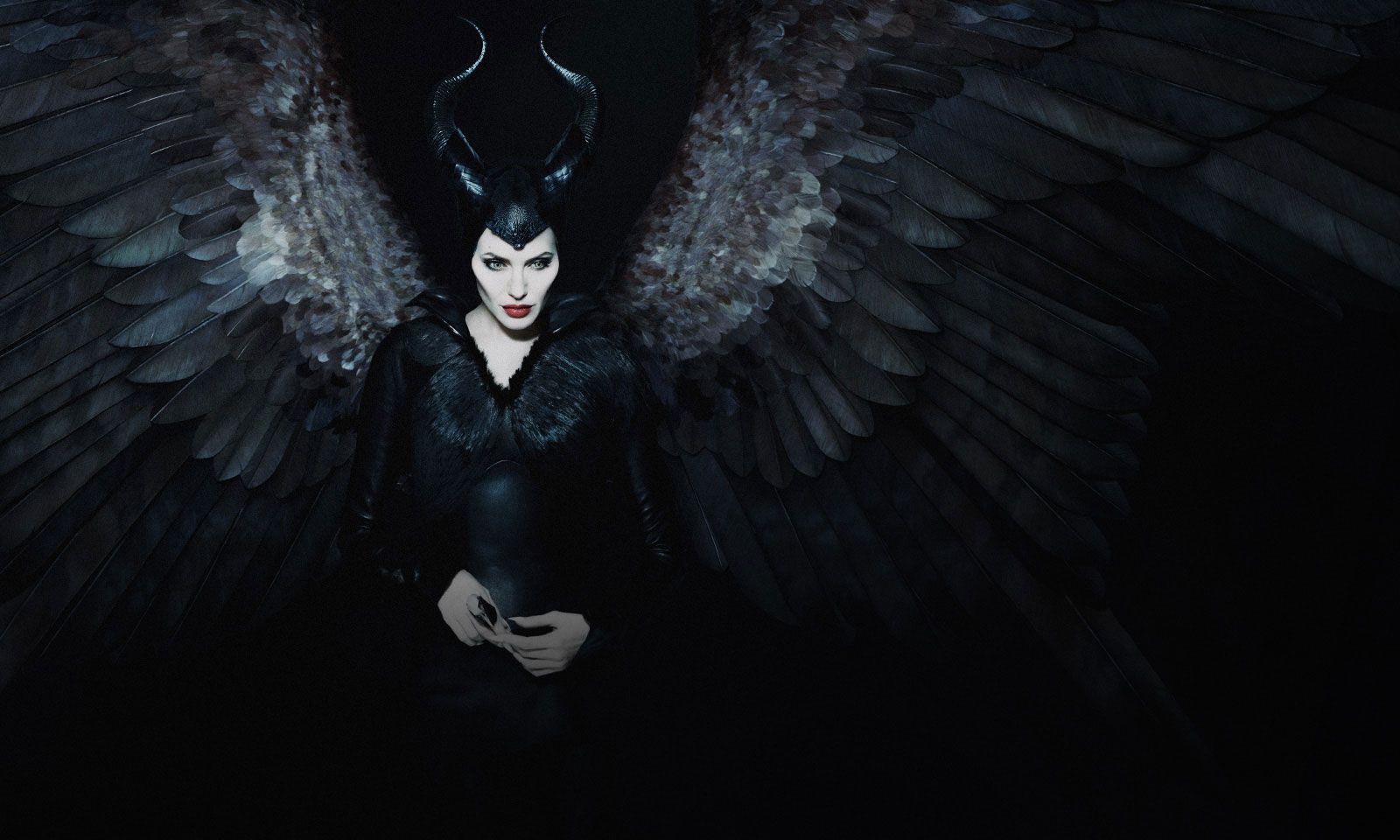 Angelina Jolie In Maleficent 2 Wallpapers