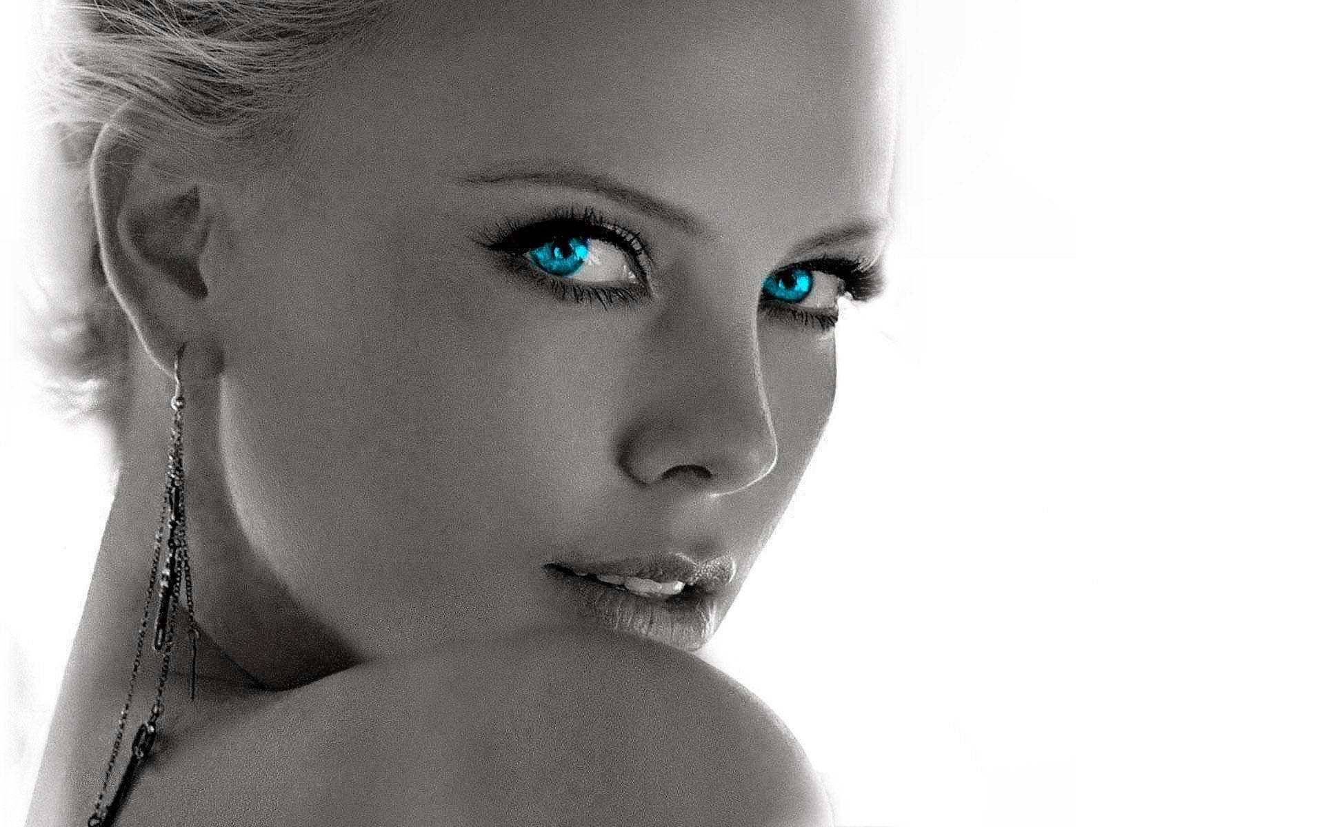 Charlize Theron Monochrome Wallpapers