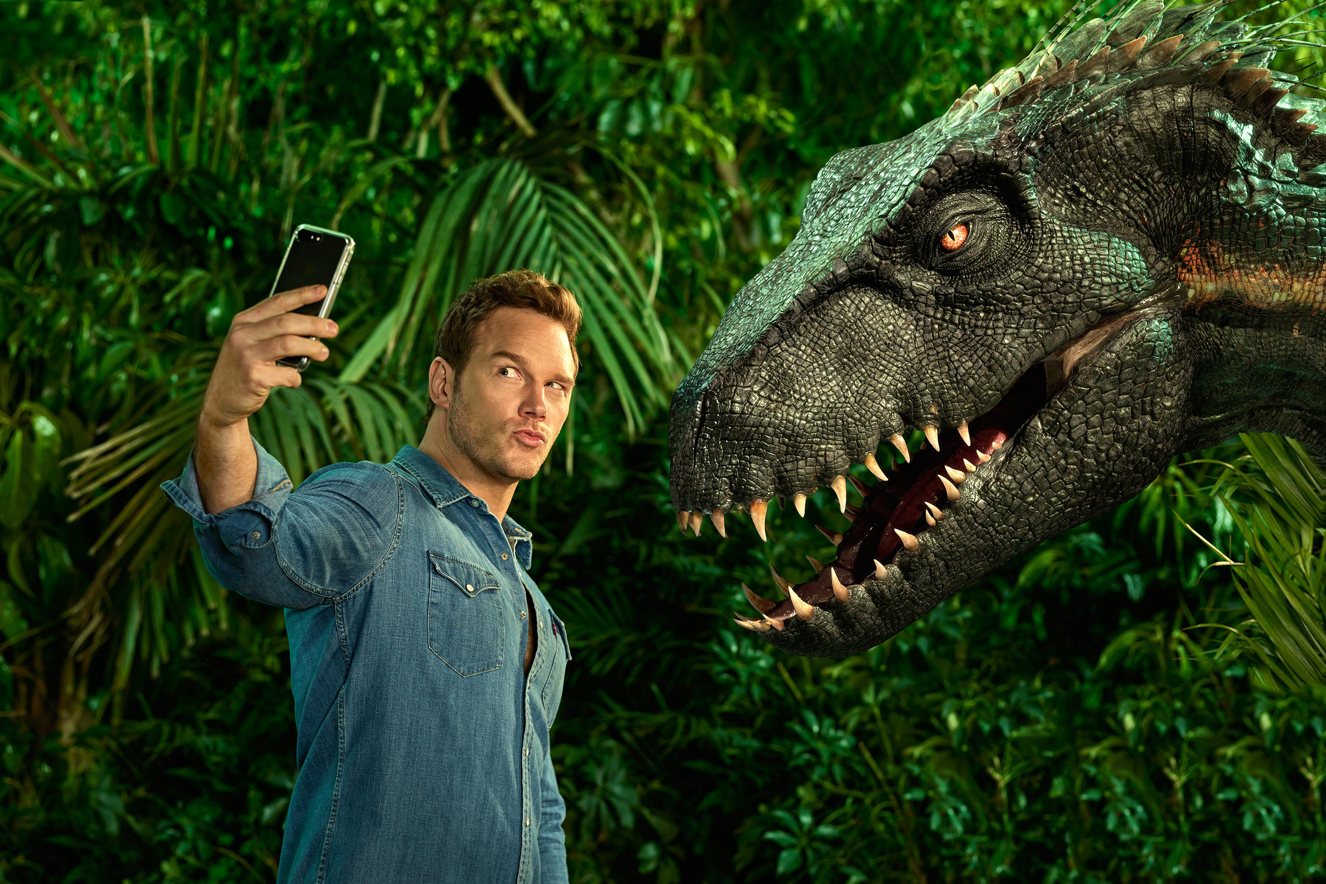 Chris Pratt And Little Raptor Jurassic World Wallpapers