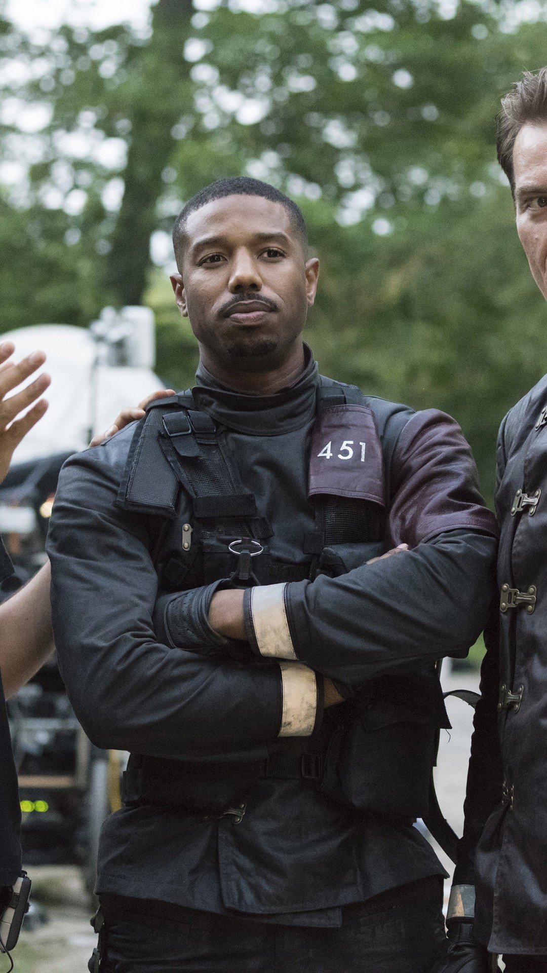 Fahrenheit 451 Movie 2018 Michael B. Jordan And Michael Shannon Wallpapers