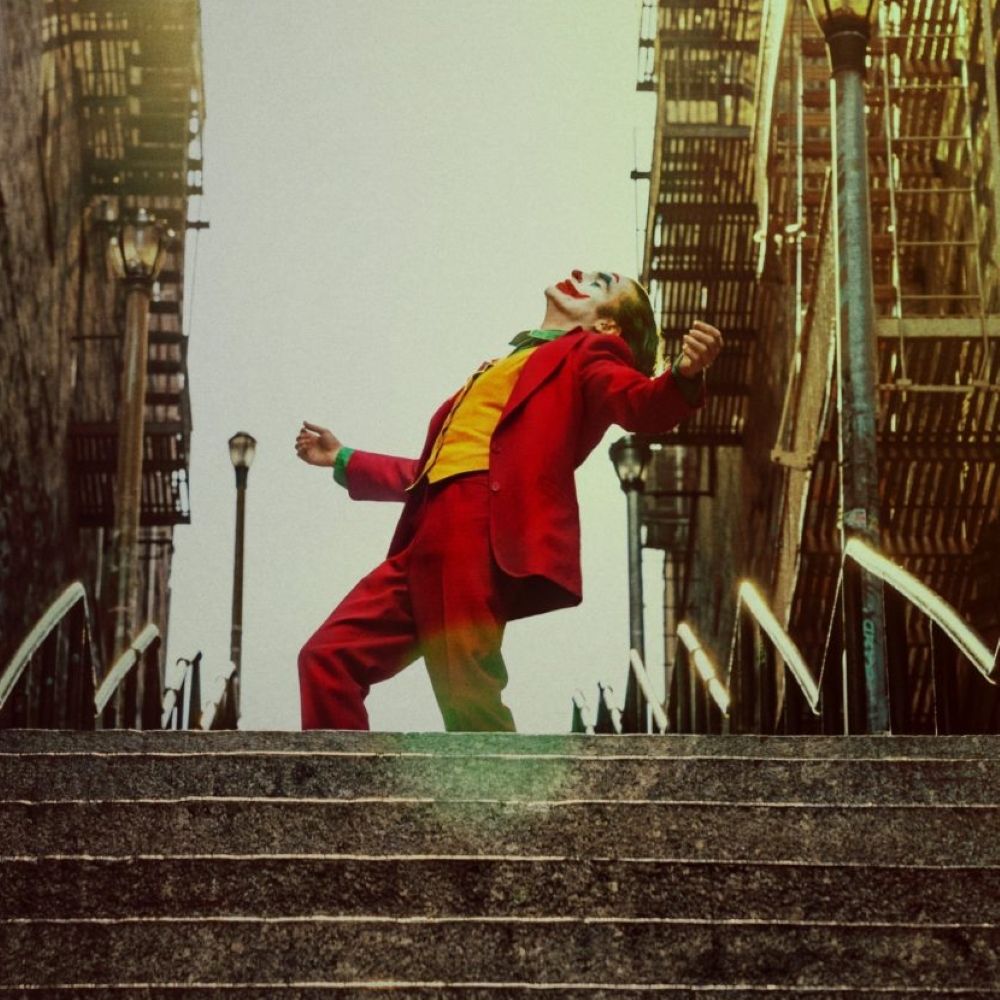 Joaquin Phoenix As Joker Dancing Wallpapers