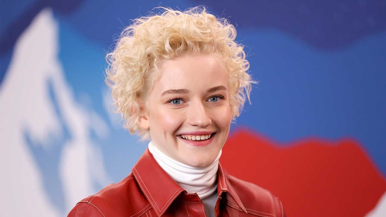 Julia Garner Hd Inventing Anna Wallpapers