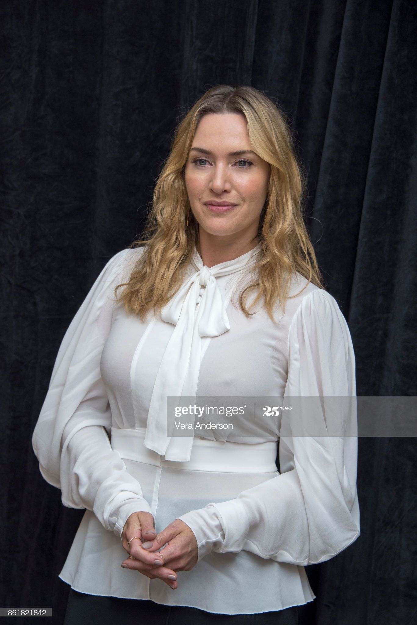 Kate Winslet From Wonder Wheel Wallpapers