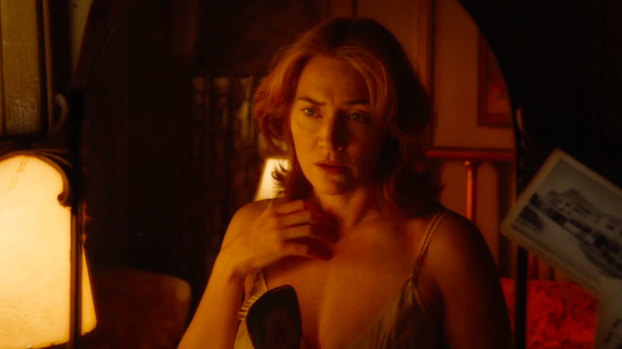 Kate Winslet From Wonder Wheel Wallpapers