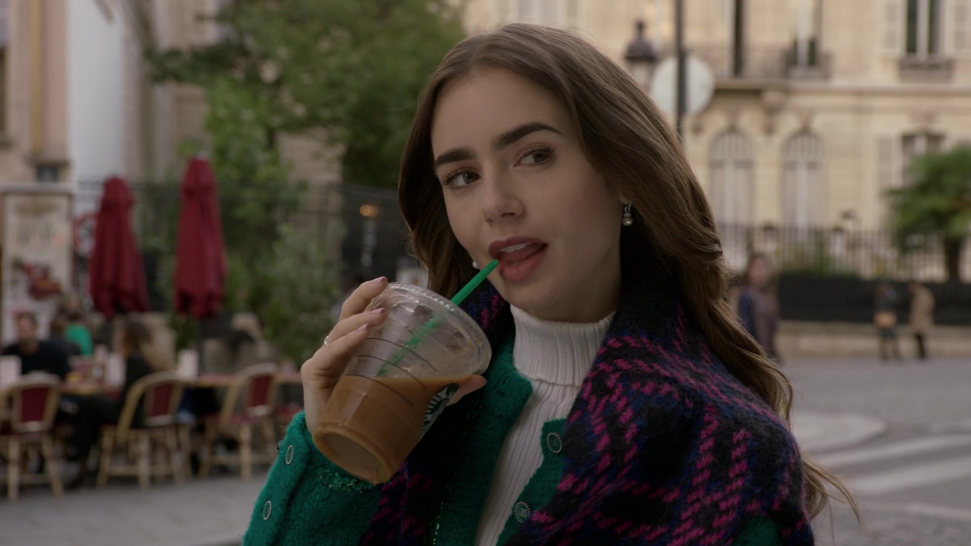 Lily Collins Emily In Paris Hd Wallpapers