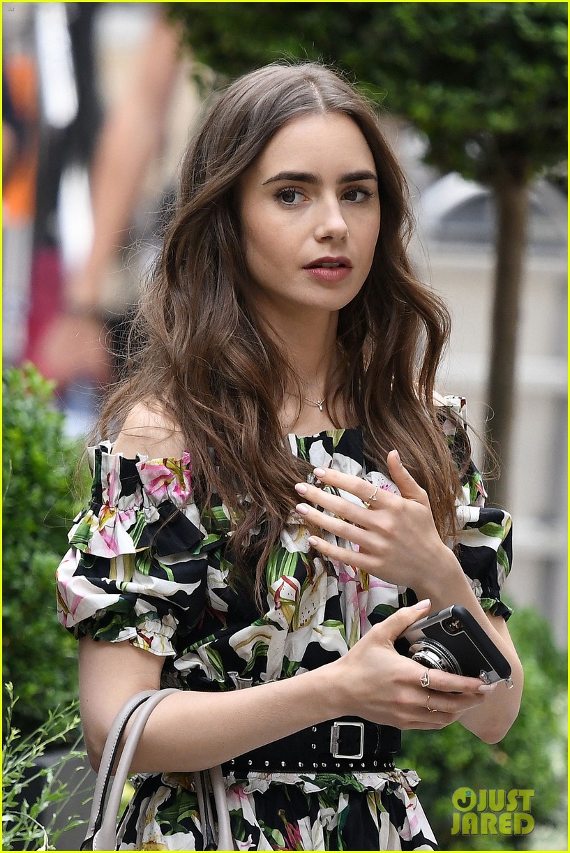 Lily Collins Emily In Paris Hd Wallpapers