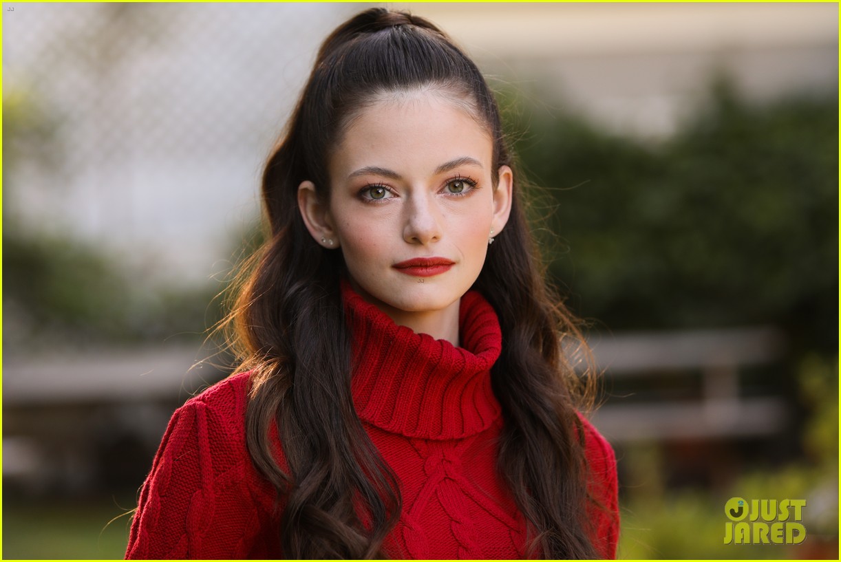 Mackenzie Foy Black Beauty Wallpapers