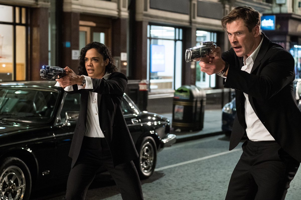 Men In Black 4 Chris Hemsworth And Tessa Thompson Wallpapers