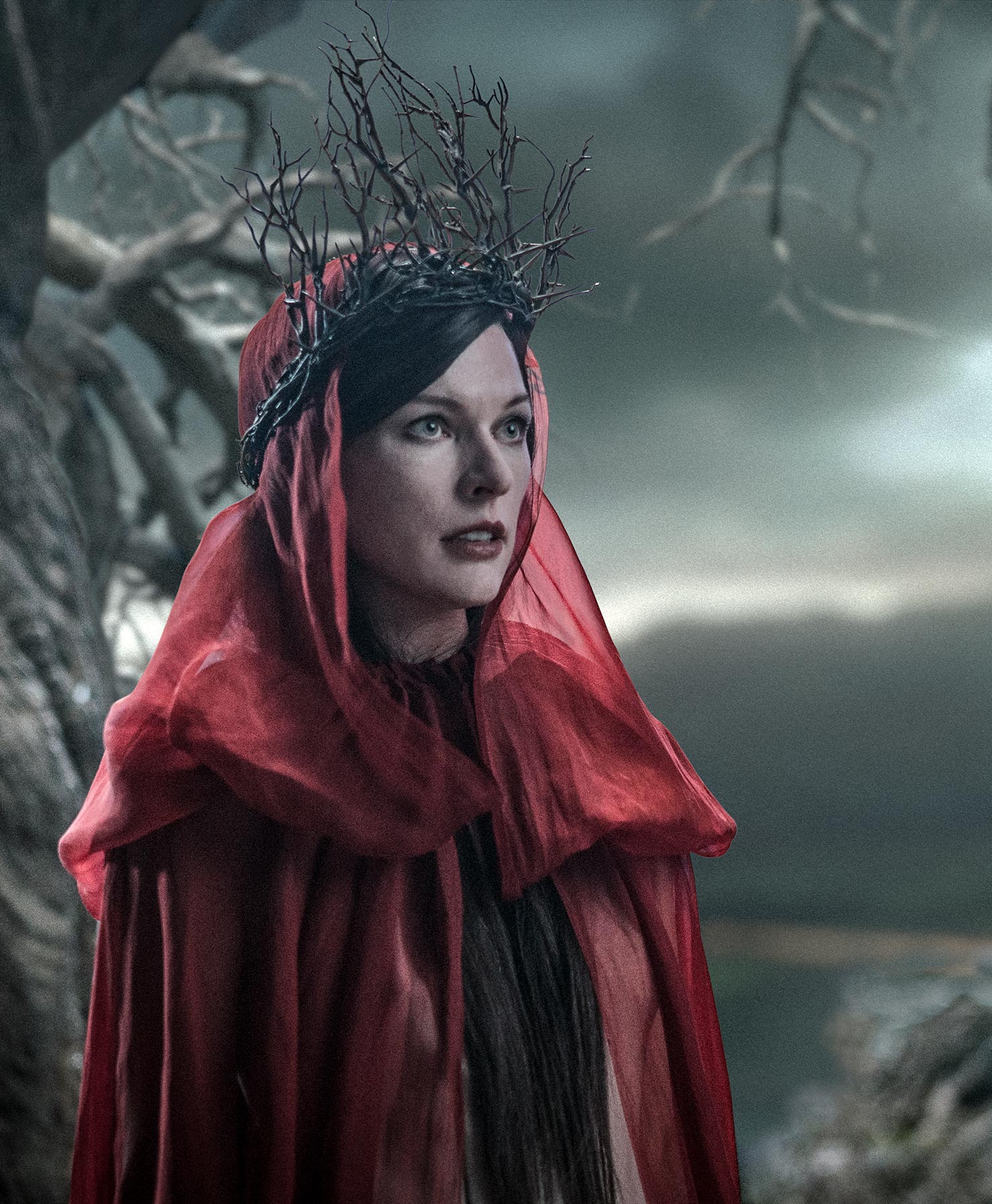 Milla Jovovich As Blood Queen In Hellboy Wallpapers