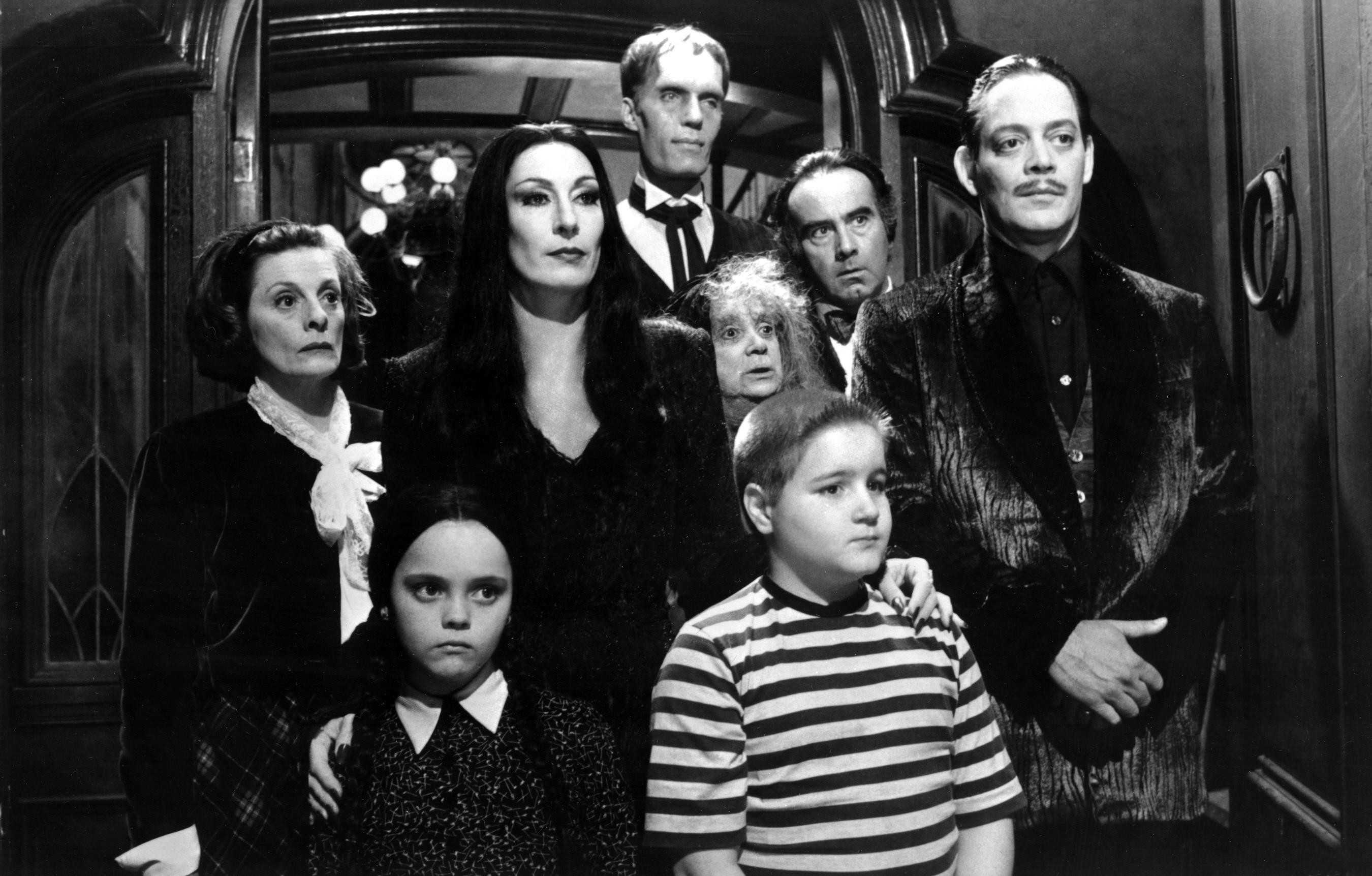 Morticia Addams The Addams Family Wallpapers