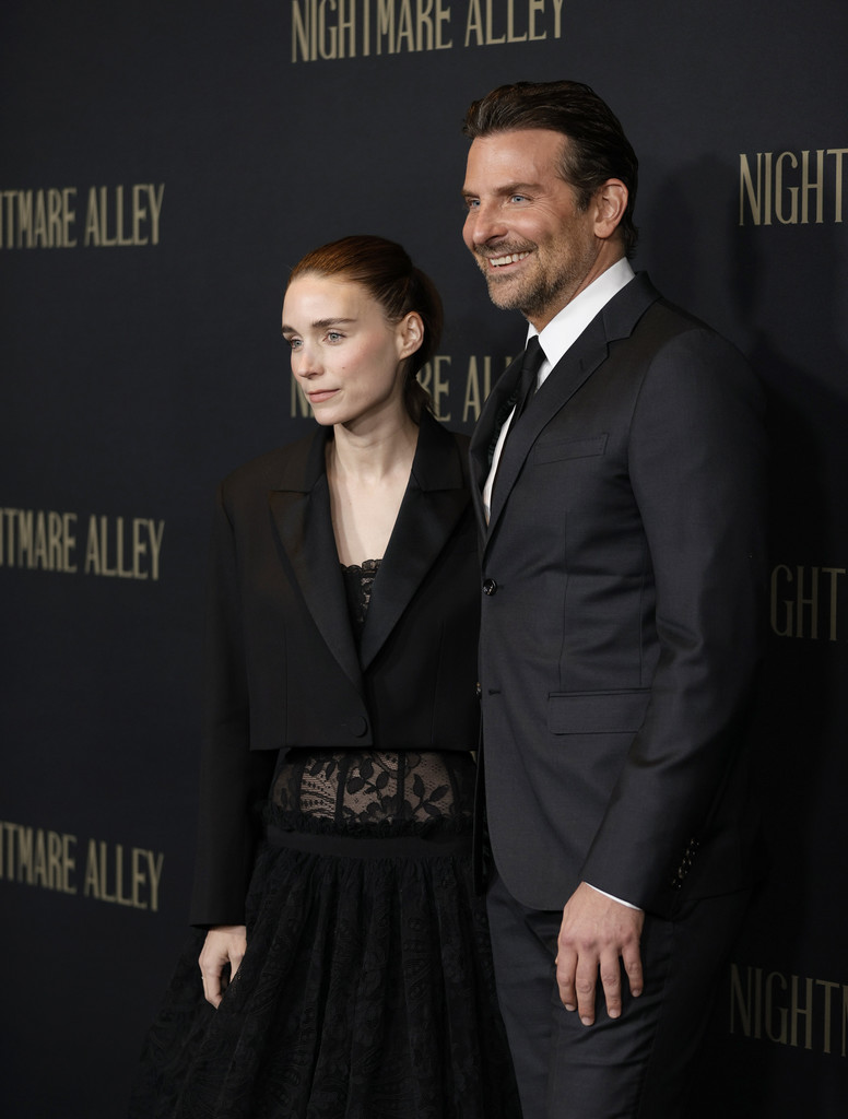 Nightmare Alley Rooney Mara And Bradley Cooper Movie Wallpapers