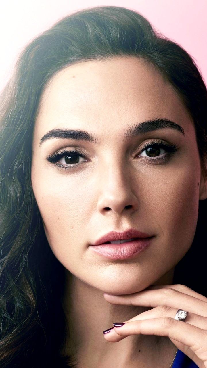 Wonder Woman Gal Gadot Face Wallpapers