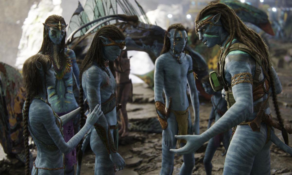 Zoe Saldana As Neytiri In Avatar Wallpapers