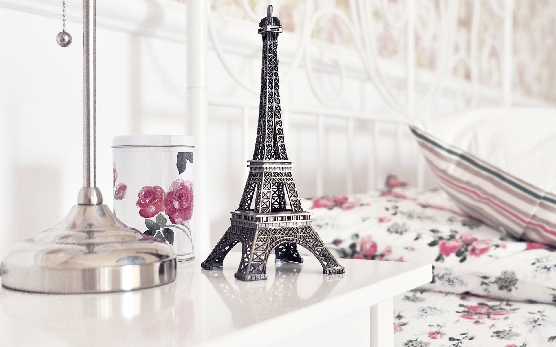 Cute Eiffel Tower Wallpapers