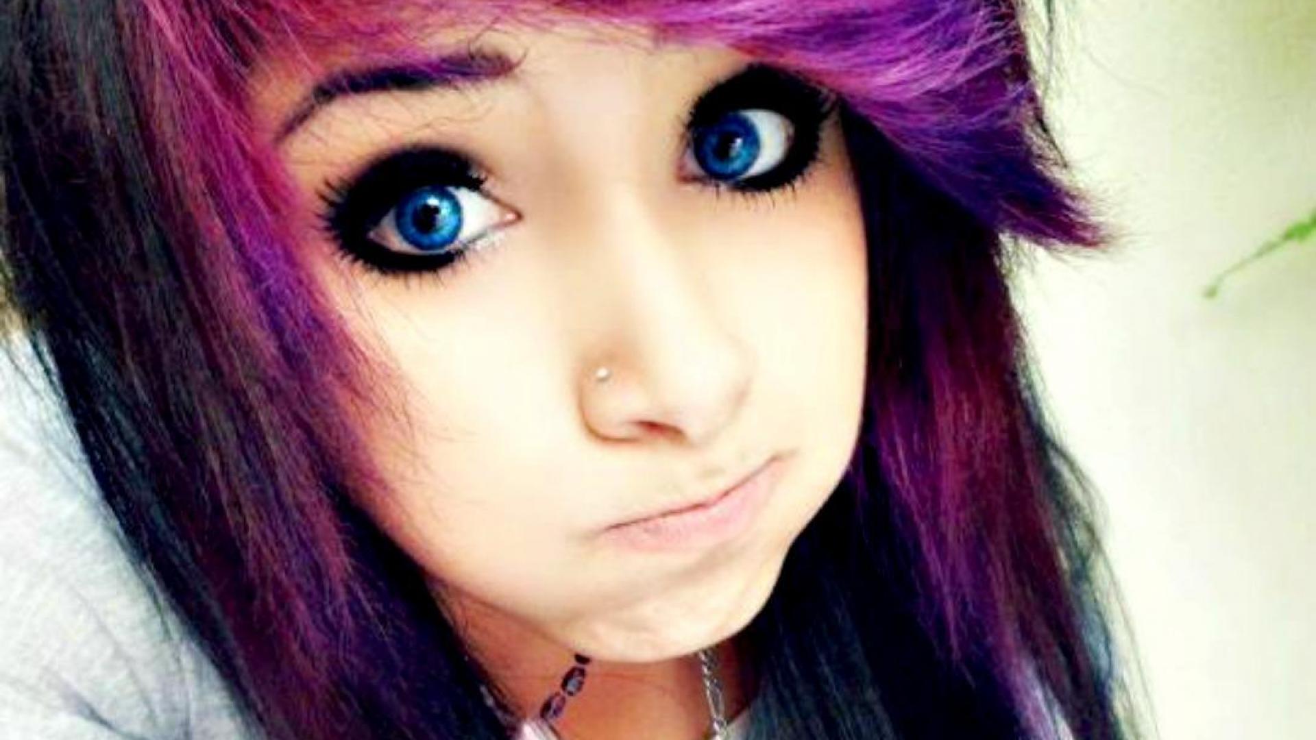 Cute Emo Girl Wallpapers