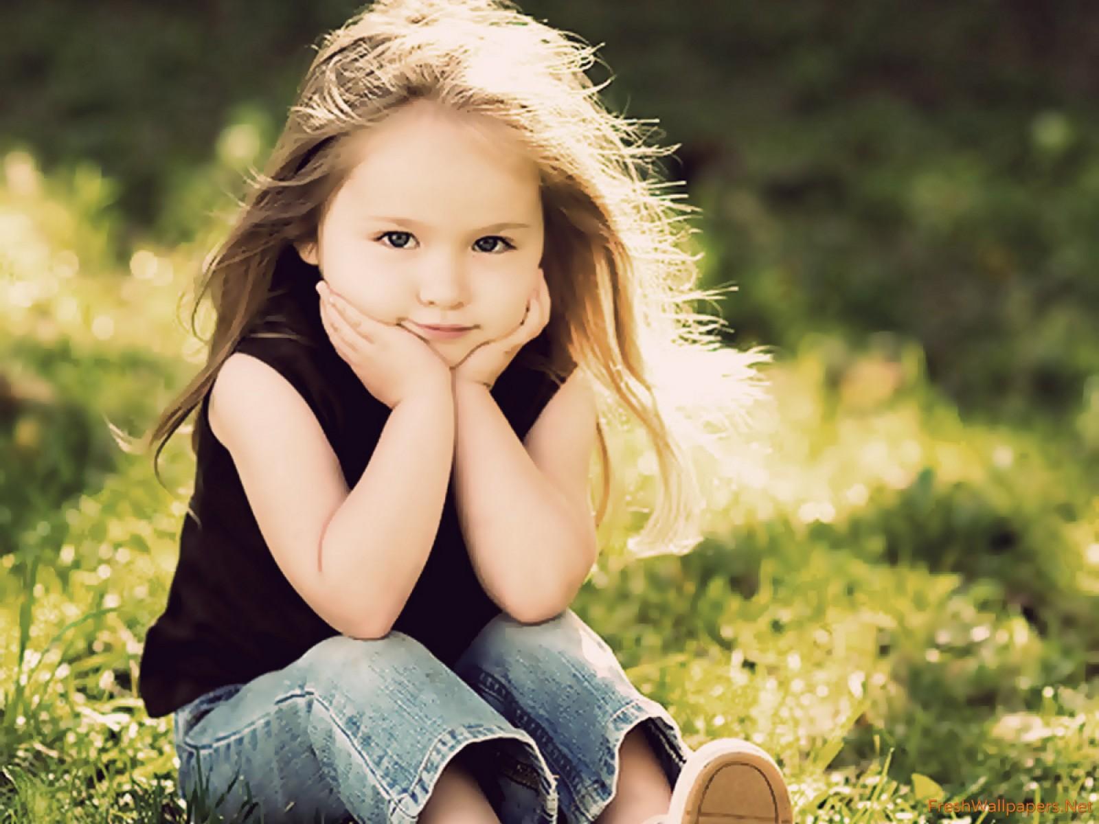 Cute Little Girl  Wallpapers