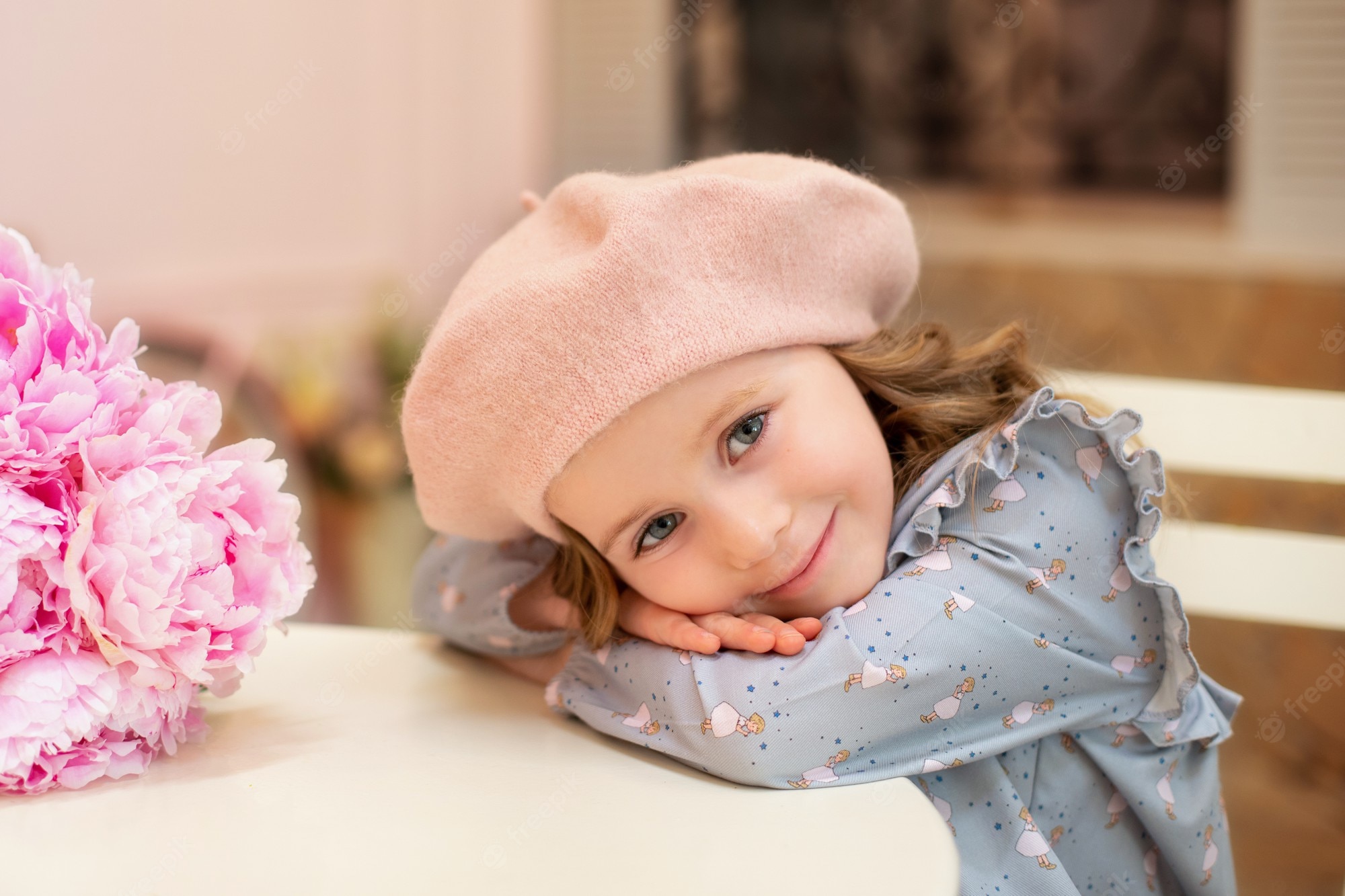 Cute Little Girl  Wallpapers