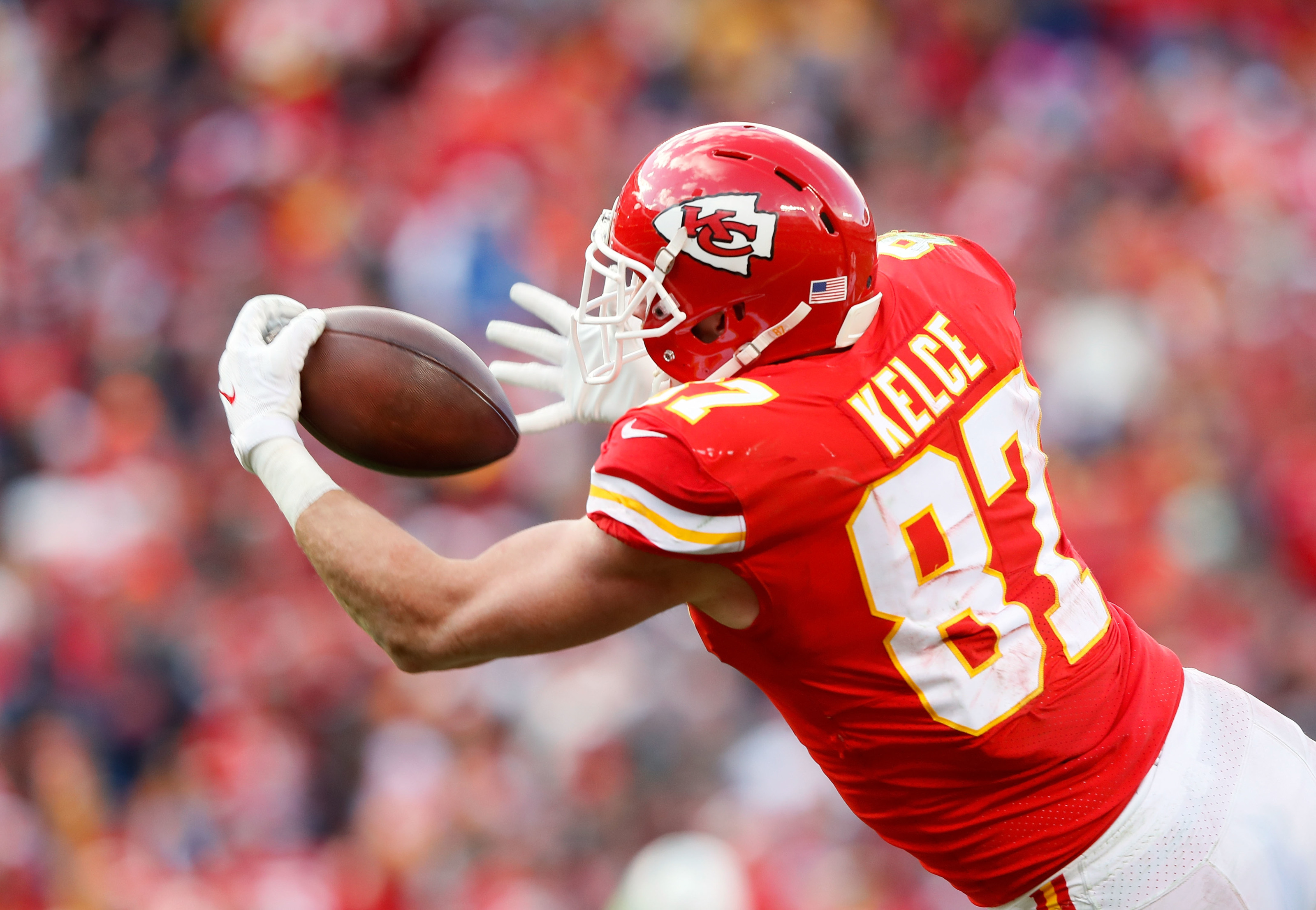 Cool Travis Kelce Wallpapers