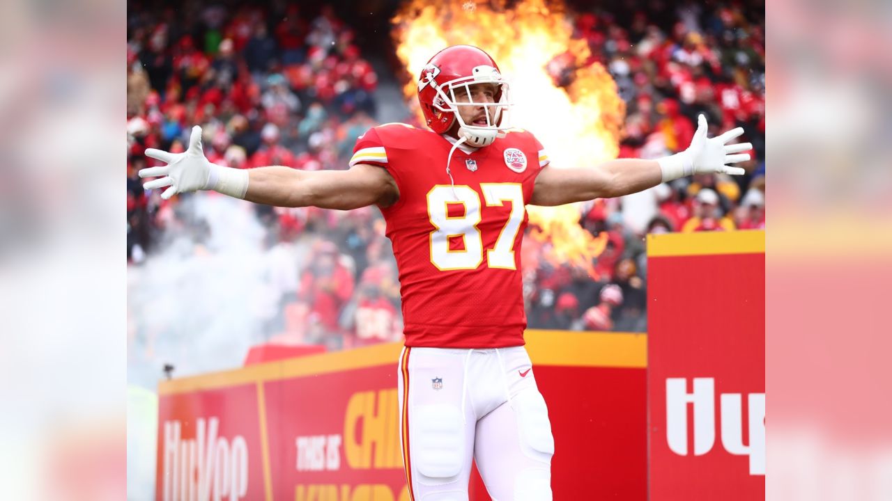 Cool Travis Kelce Wallpapers