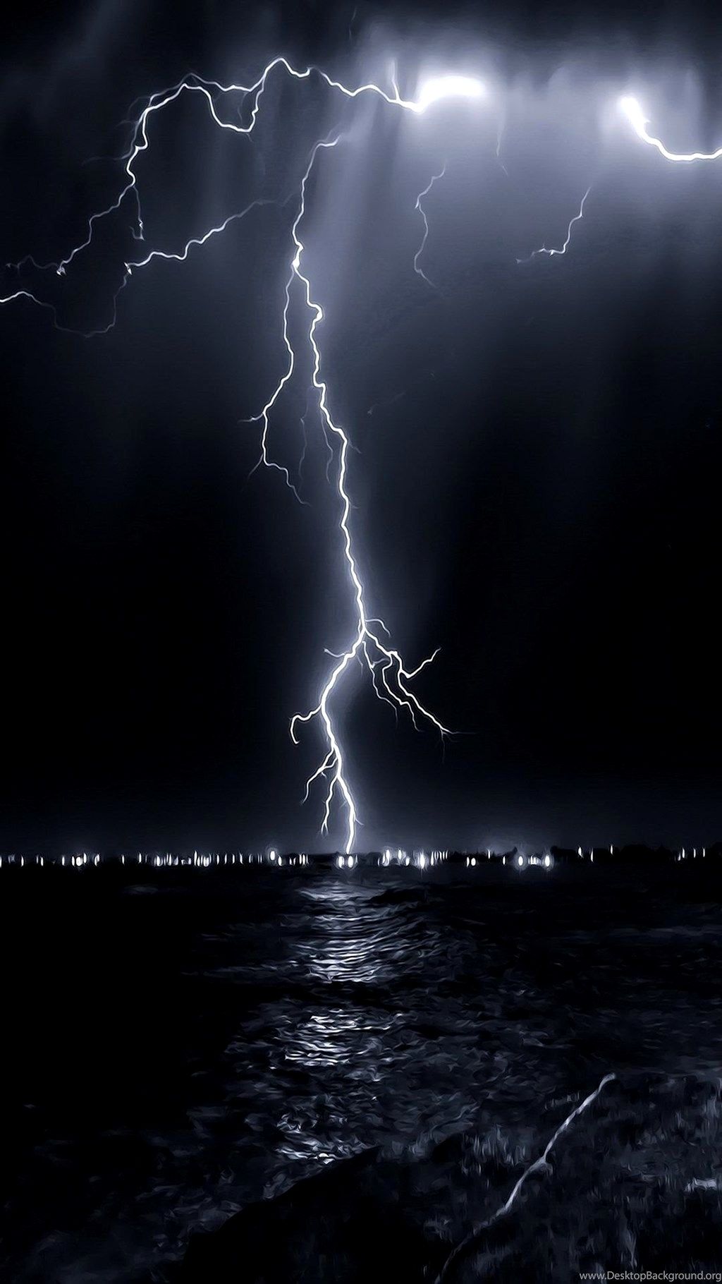 4K Ultra Hd Lightning Phone Wallpapers