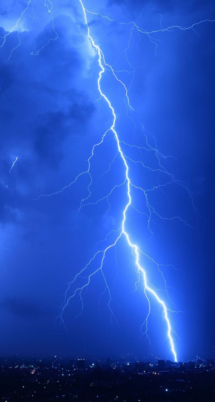 4K Ultra Hd Lightning Phone Wallpapers