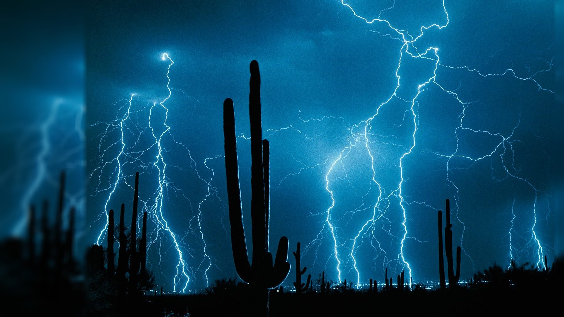 4K Ultra Hd Lightning Phone Wallpapers