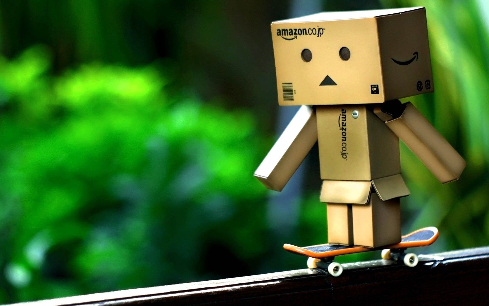 Amazon Box Robot Wallpapers