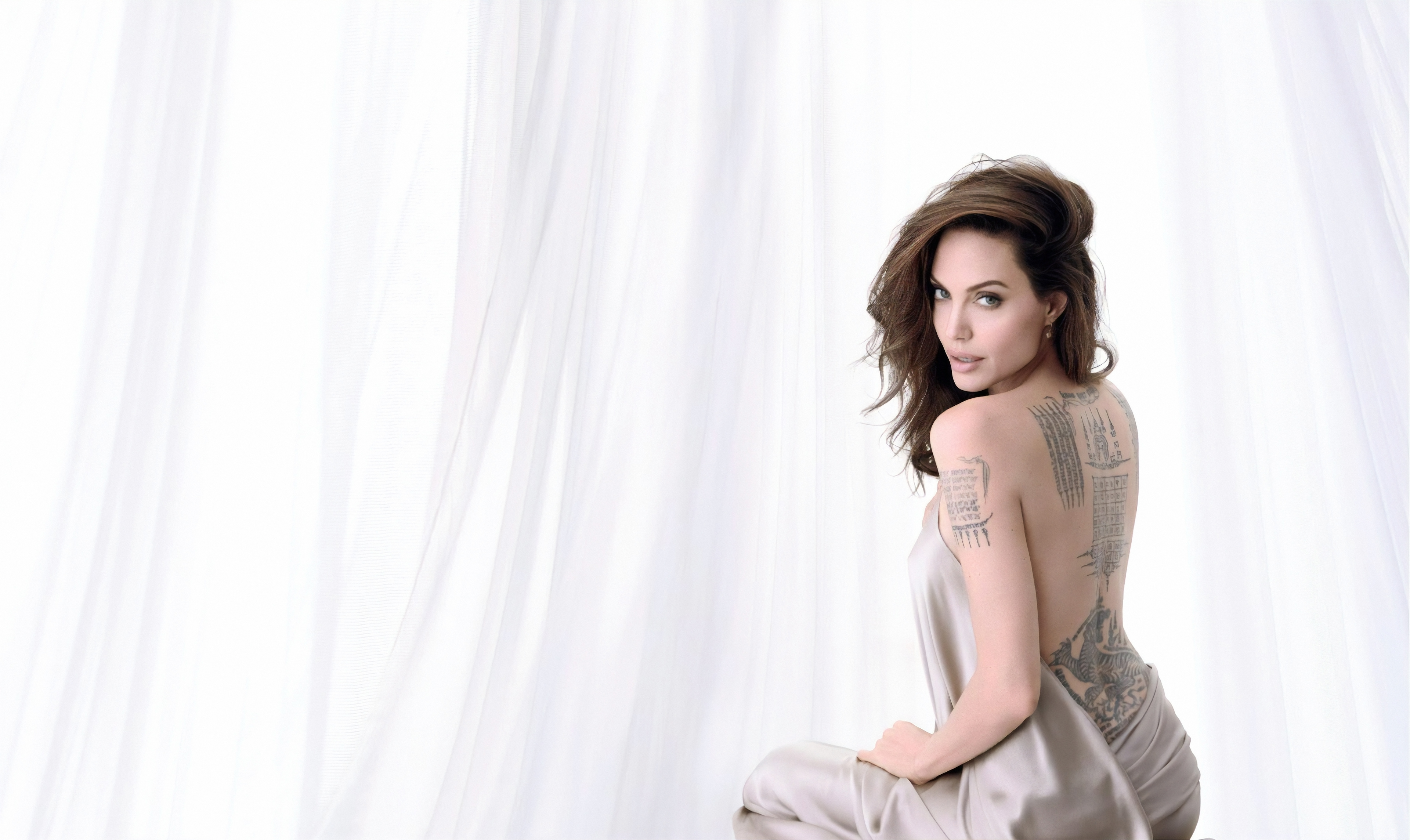 Anjilina Jolie Wallpapers