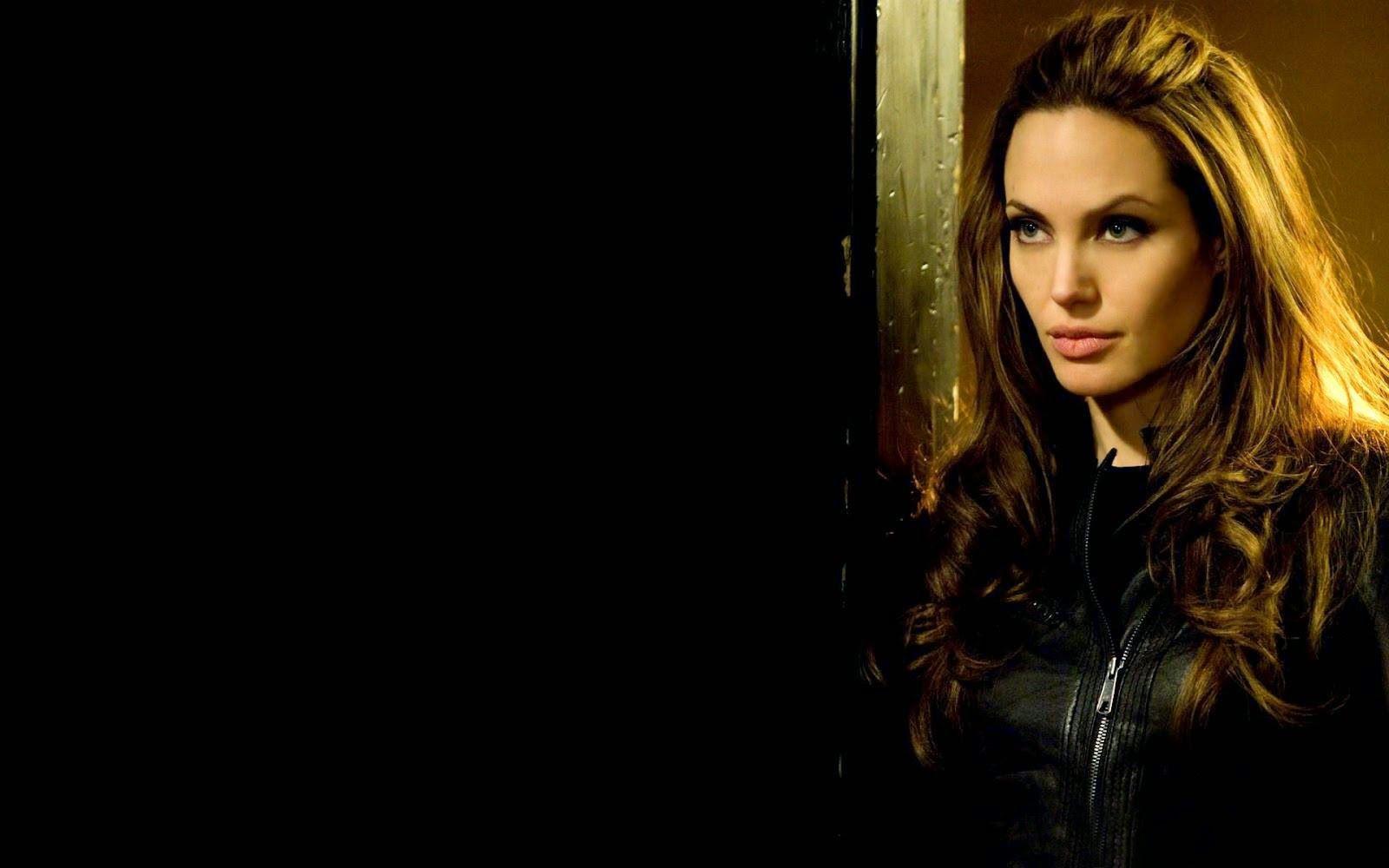 Anjilina Jolie Wallpapers