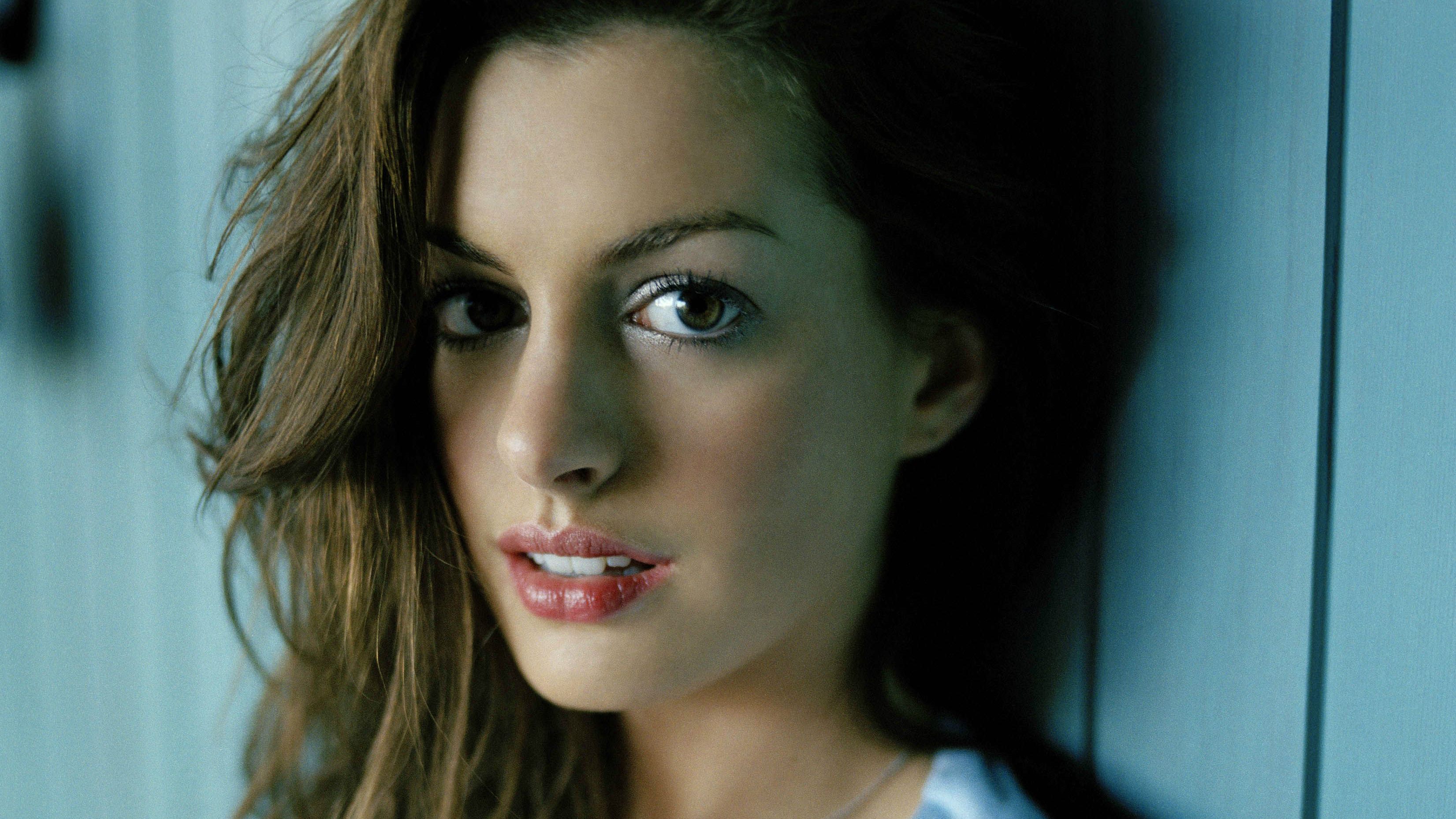 Anne Hathaway Hd Wallpapers