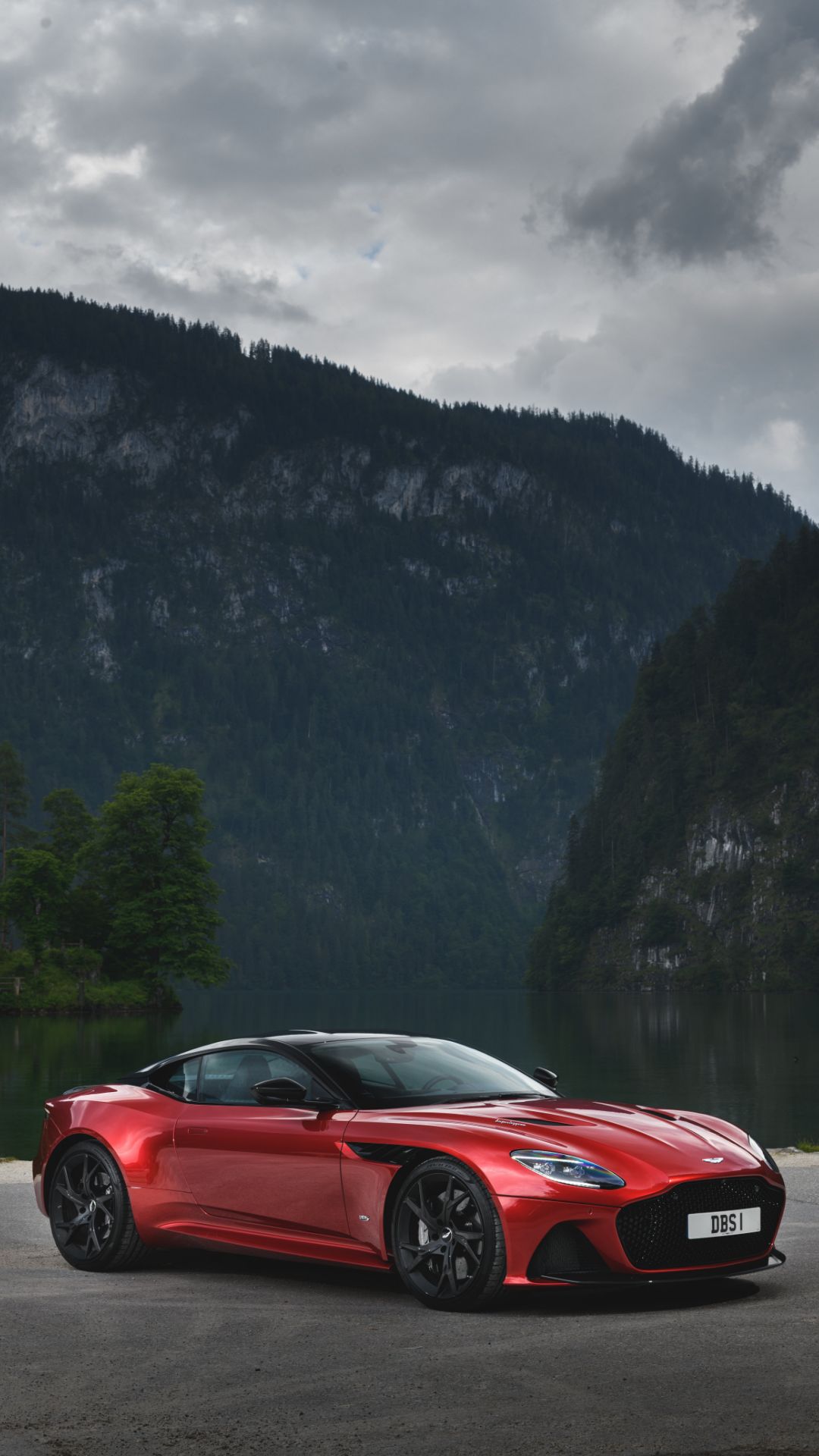 Aston Martin Iphone Wallpapers