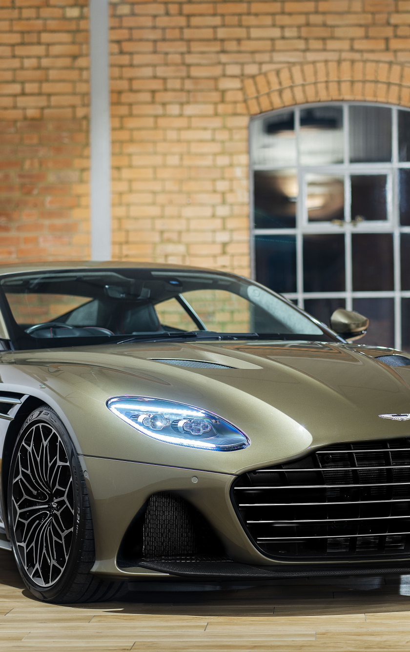 Aston Martin Iphone Wallpapers