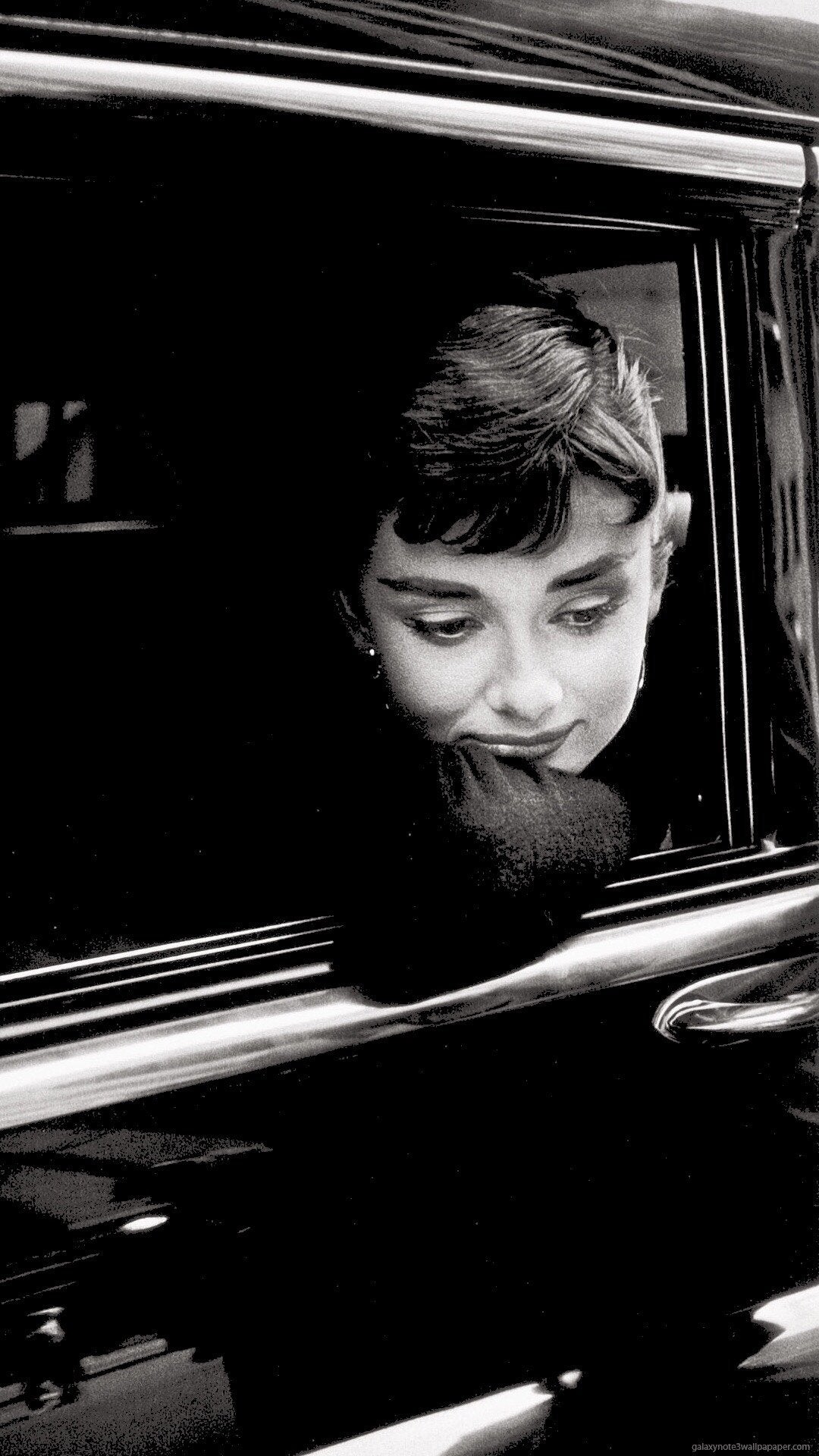 Audrey Hepburn Iphone Wallpapers