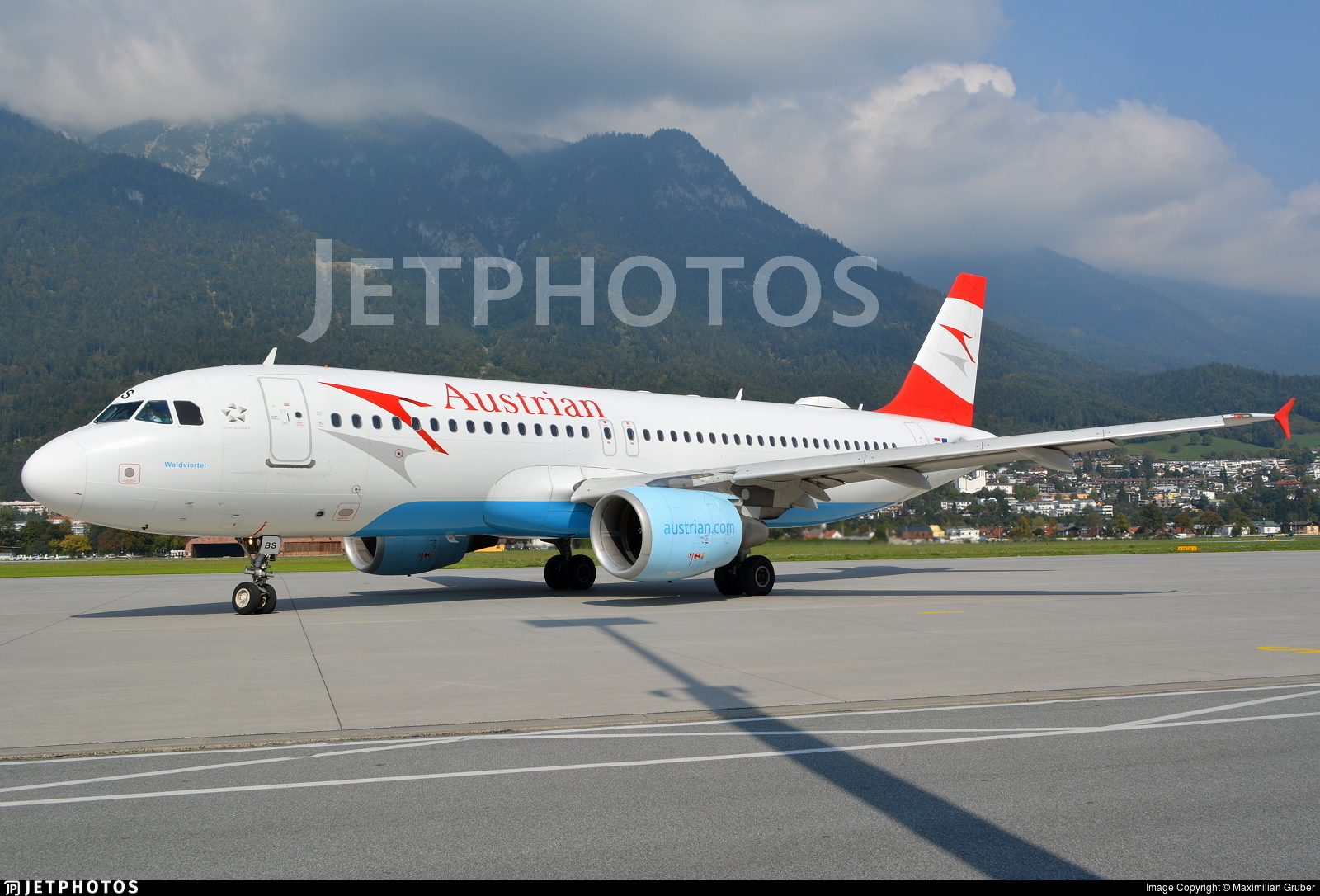 Austrian Airlines Airbus A-330 In Vienna International Airport Hd Wallappaers Wallpapers