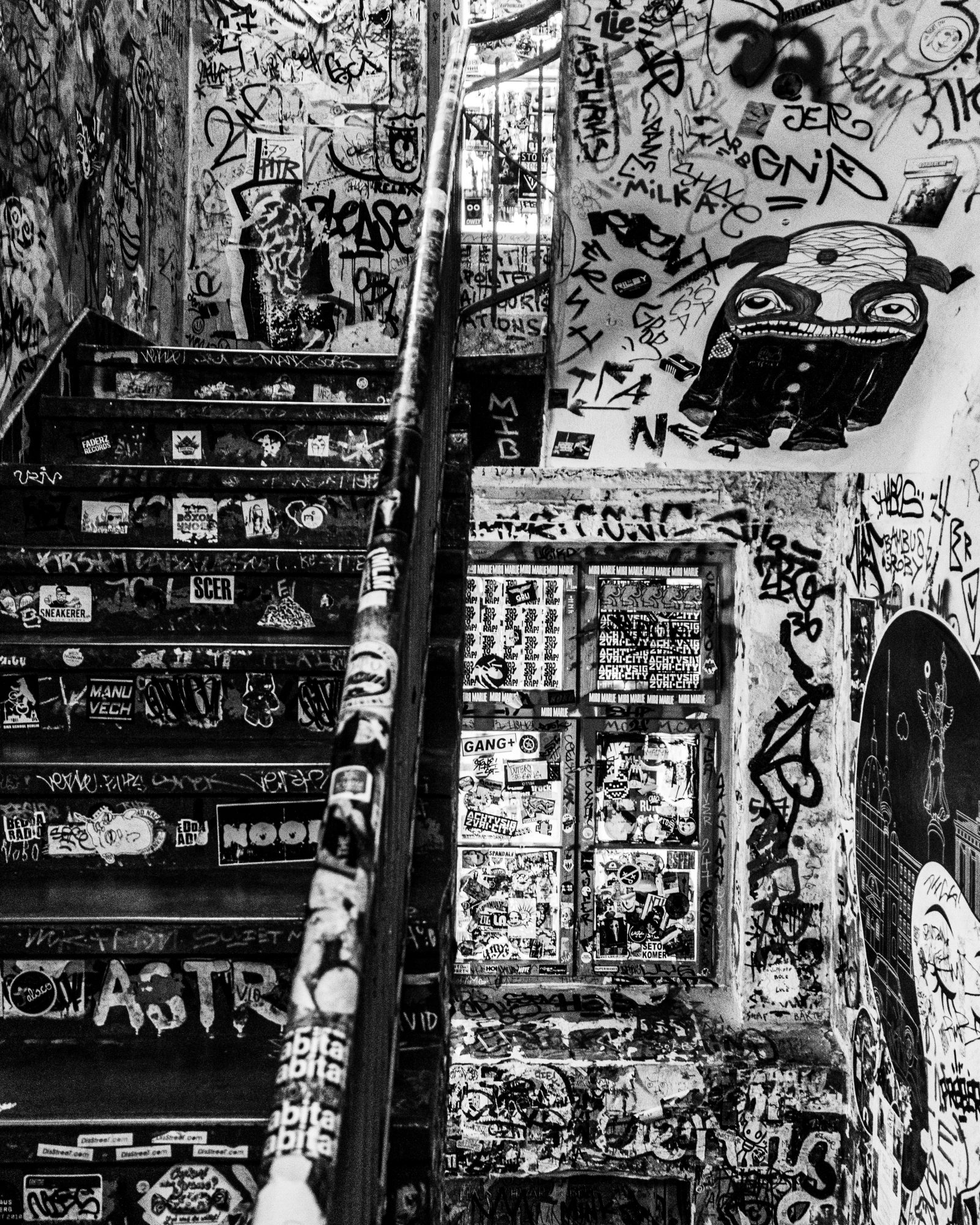 Black White Graffiti Wallpapers
