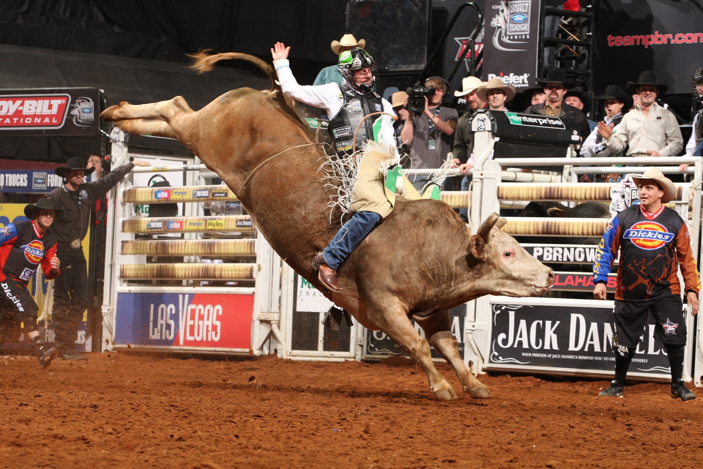 Cool Bull Riding Wallpapers