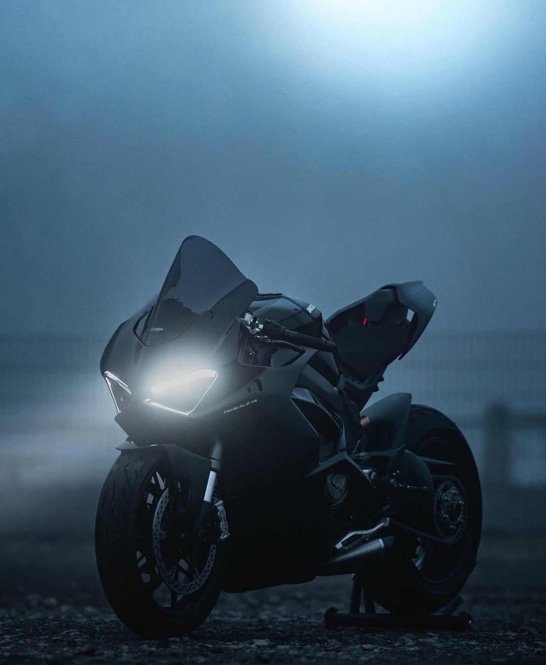 Ducati Panigale V4 Black Wallpapers