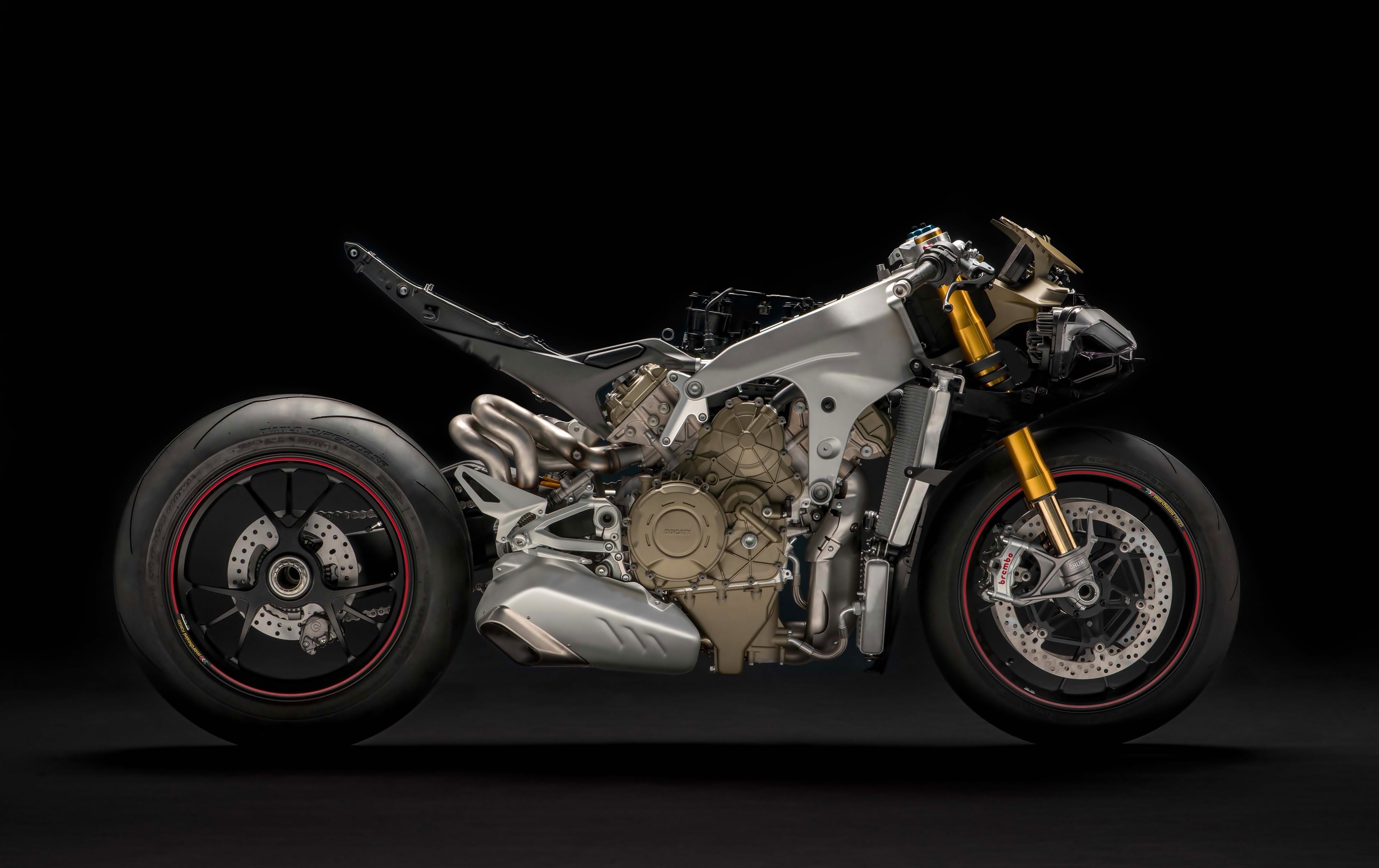 Ducati Panigale V4 Black Wallpapers