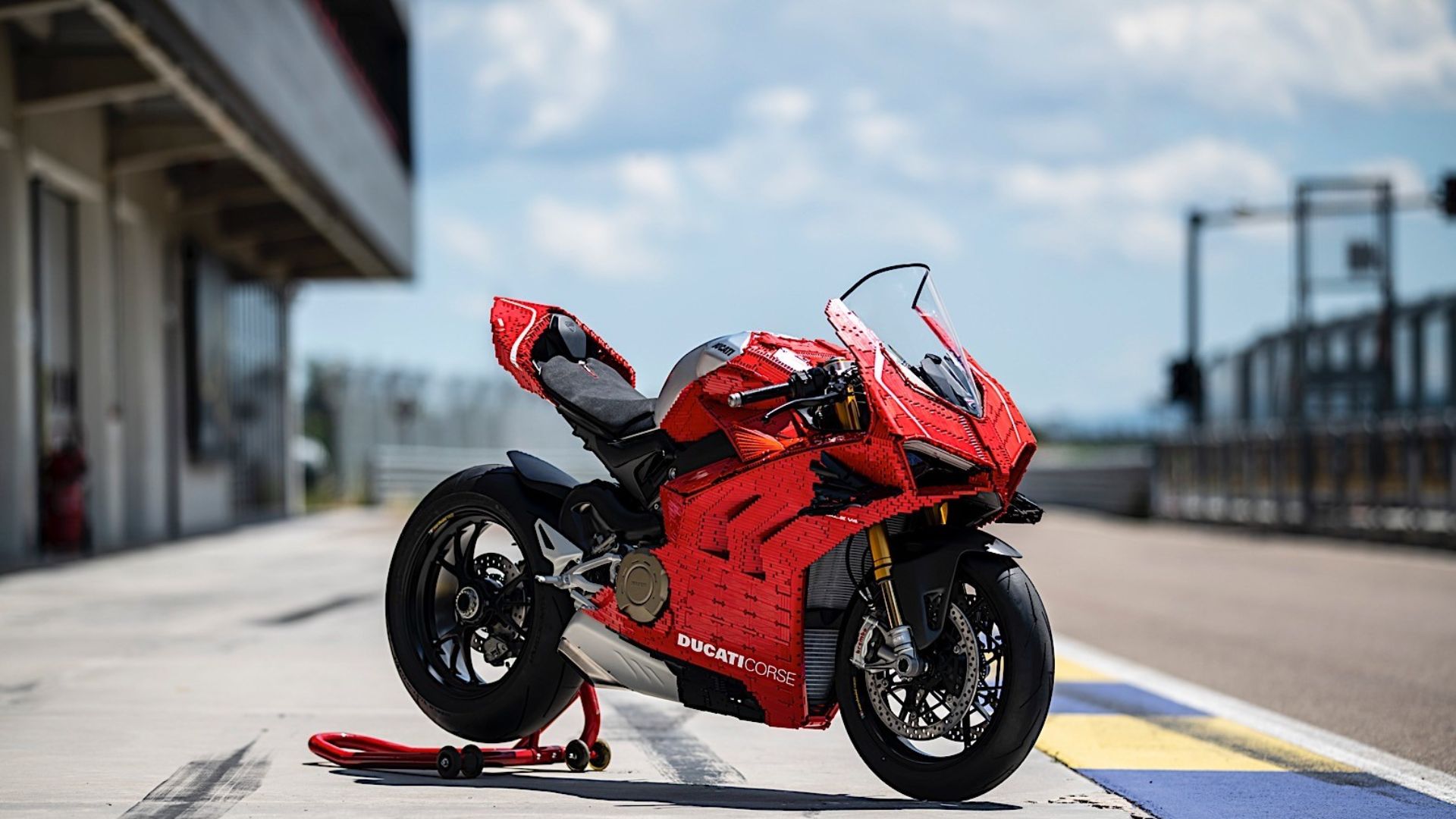 Ducati Panigale V4 Black Wallpapers